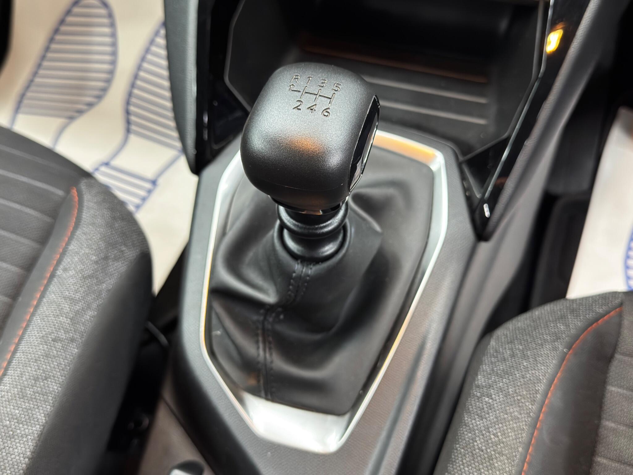 Peugeot 208 - Image 26