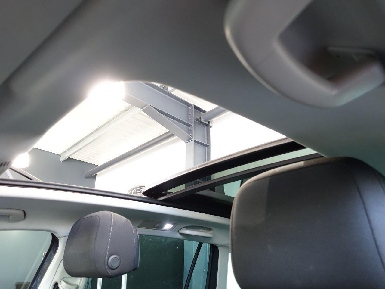 Volkswagen Tiguan - Image 2