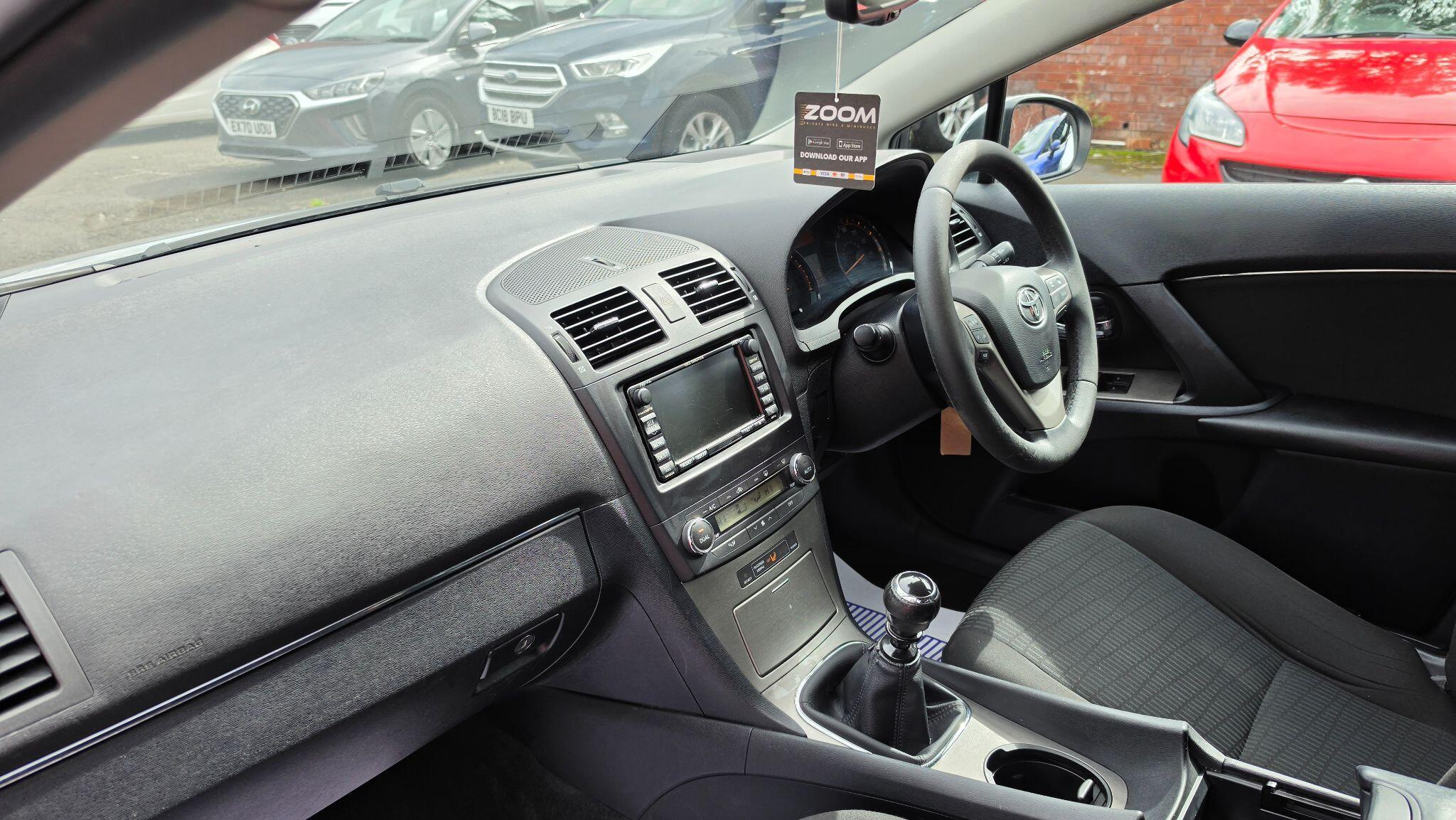 Toyota Avensis - Image 11