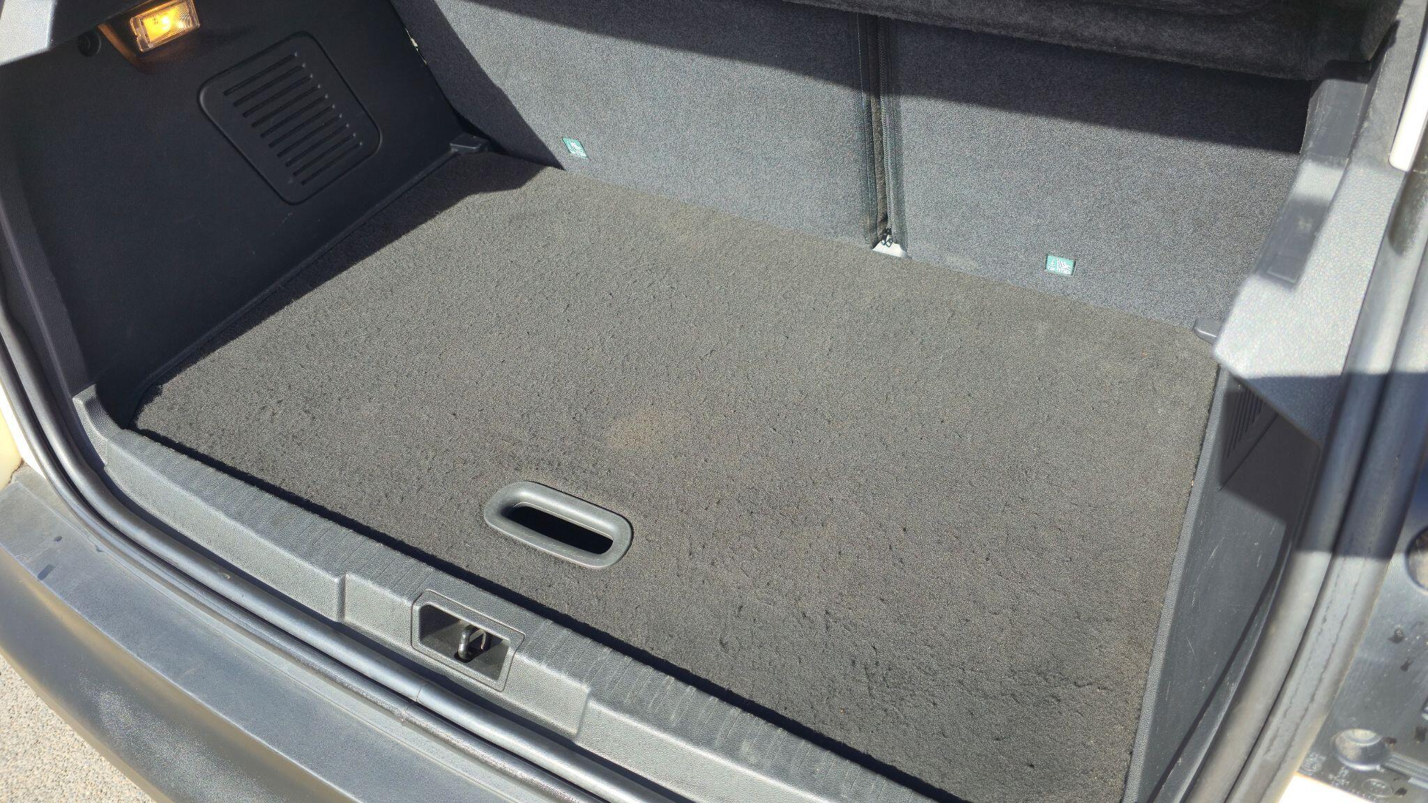 Renault Captur - Image 18