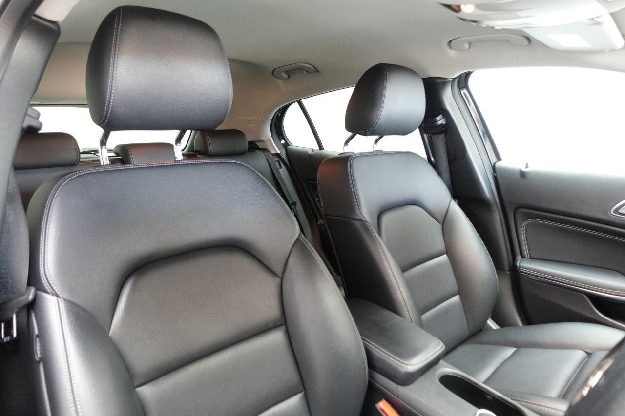 Mercedes-benz GLA - Image 3