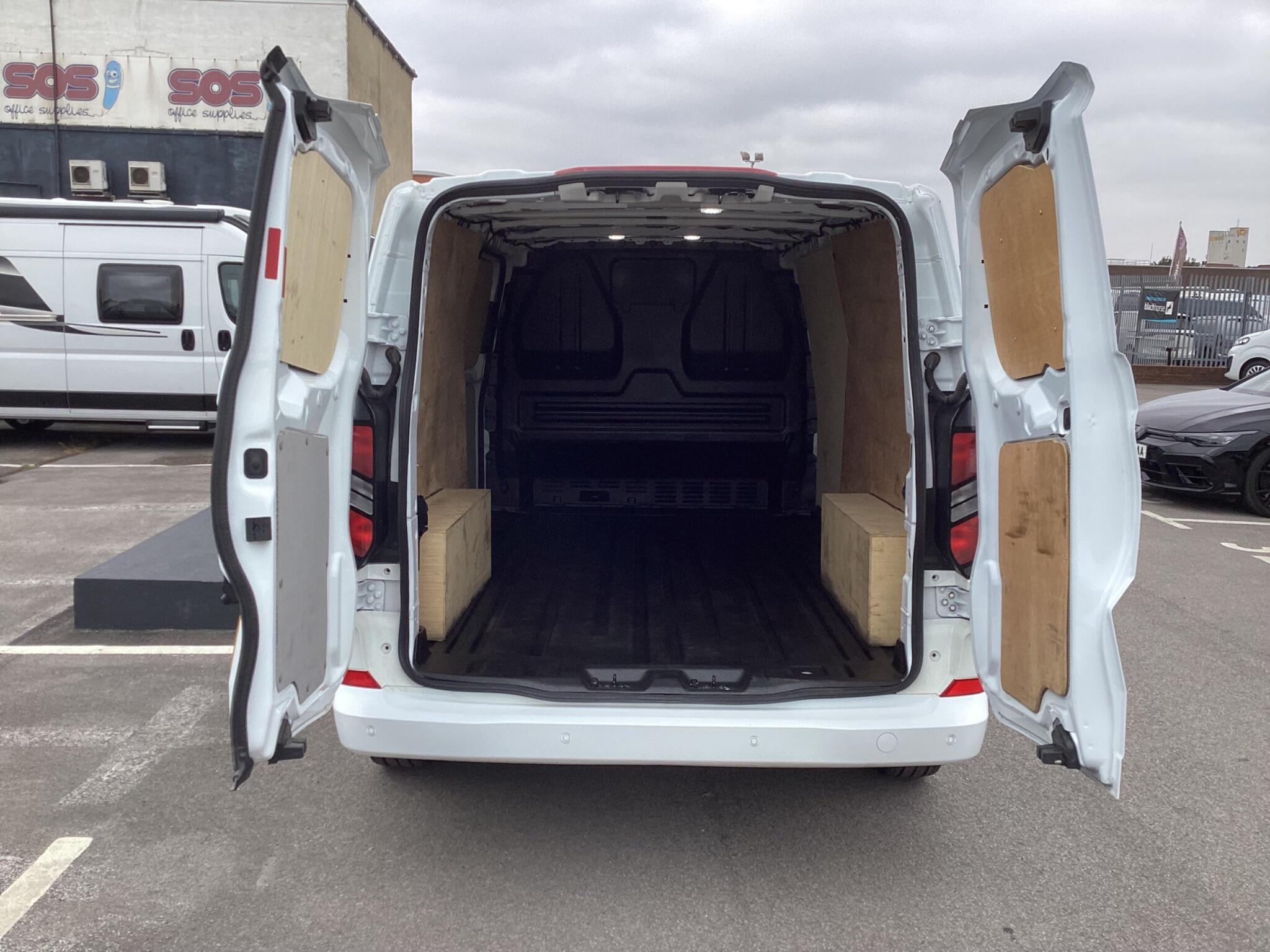 Ford Transit Custom - Image 3