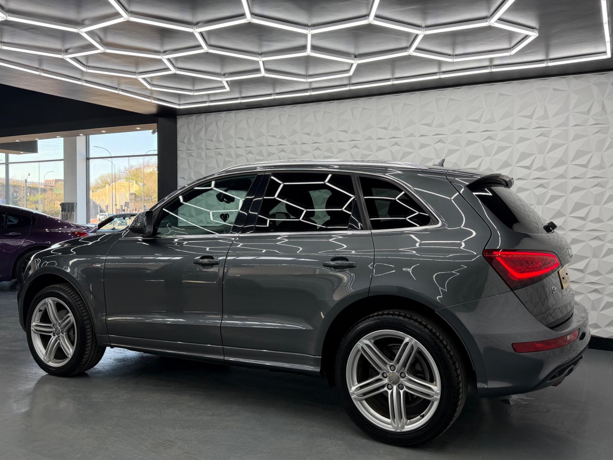 Audi Q5 - Image 6
