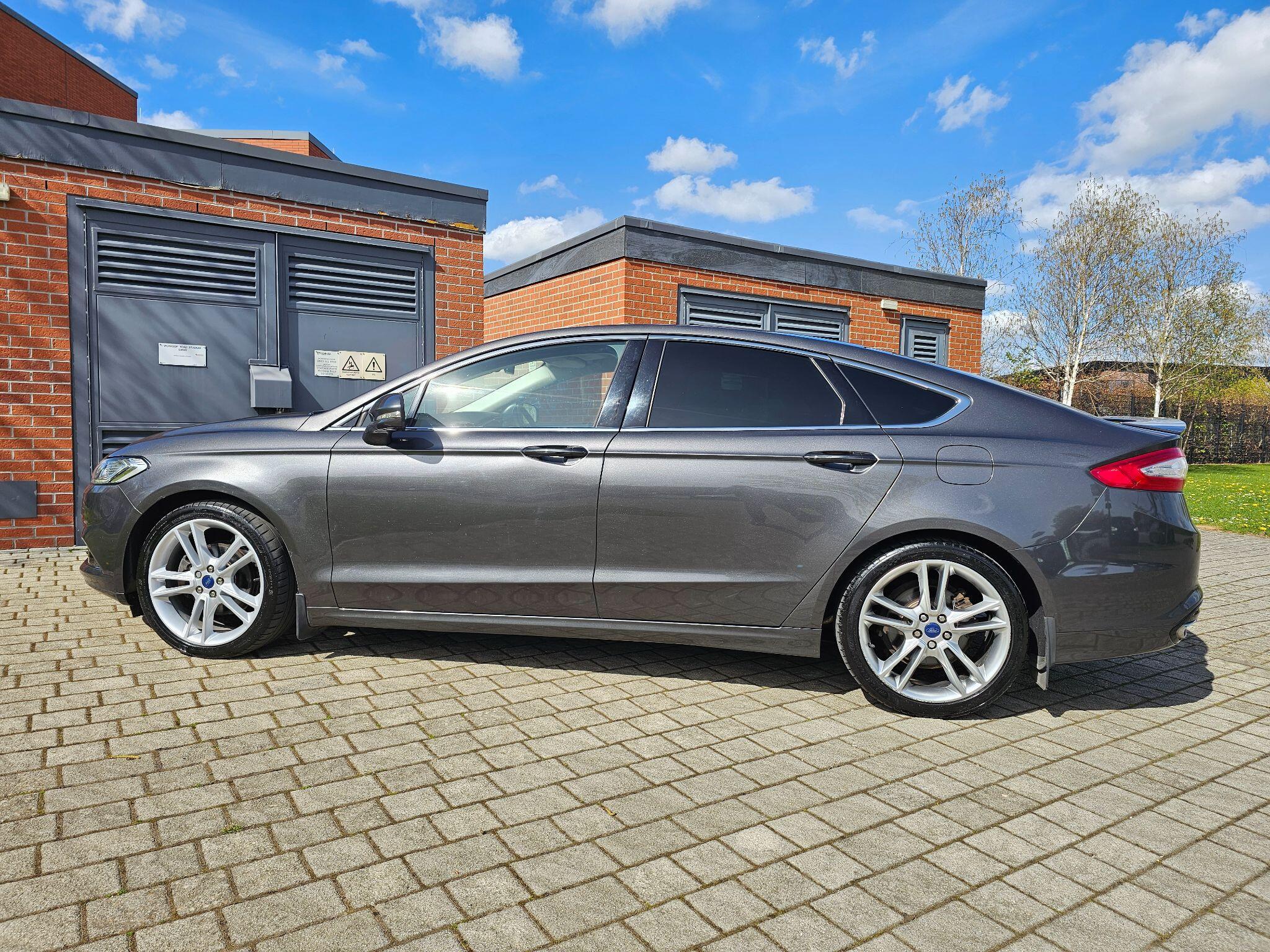 Ford Mondeo - Image 34