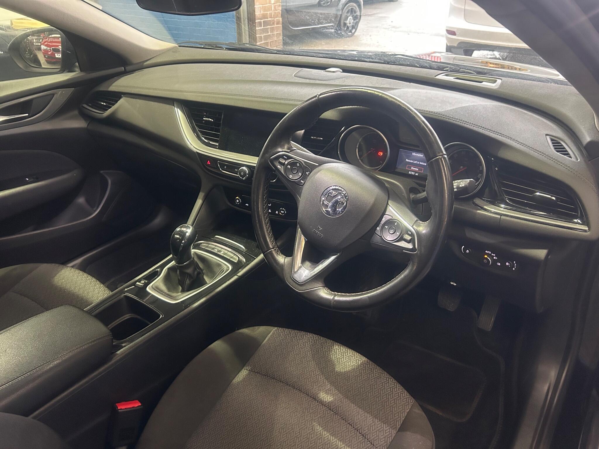 Vauxhall Insignia - Image 10