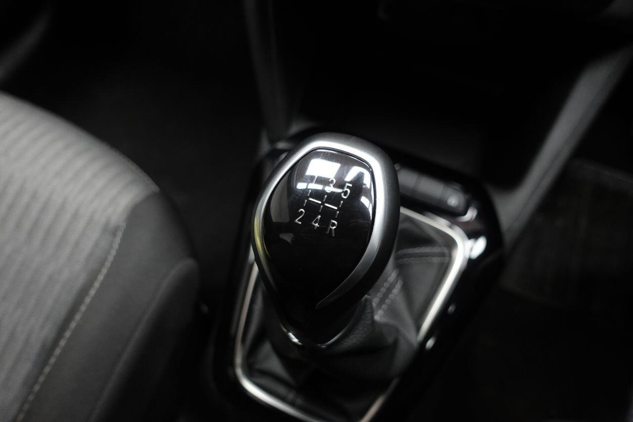 Vauxhall Corsa - Image 32