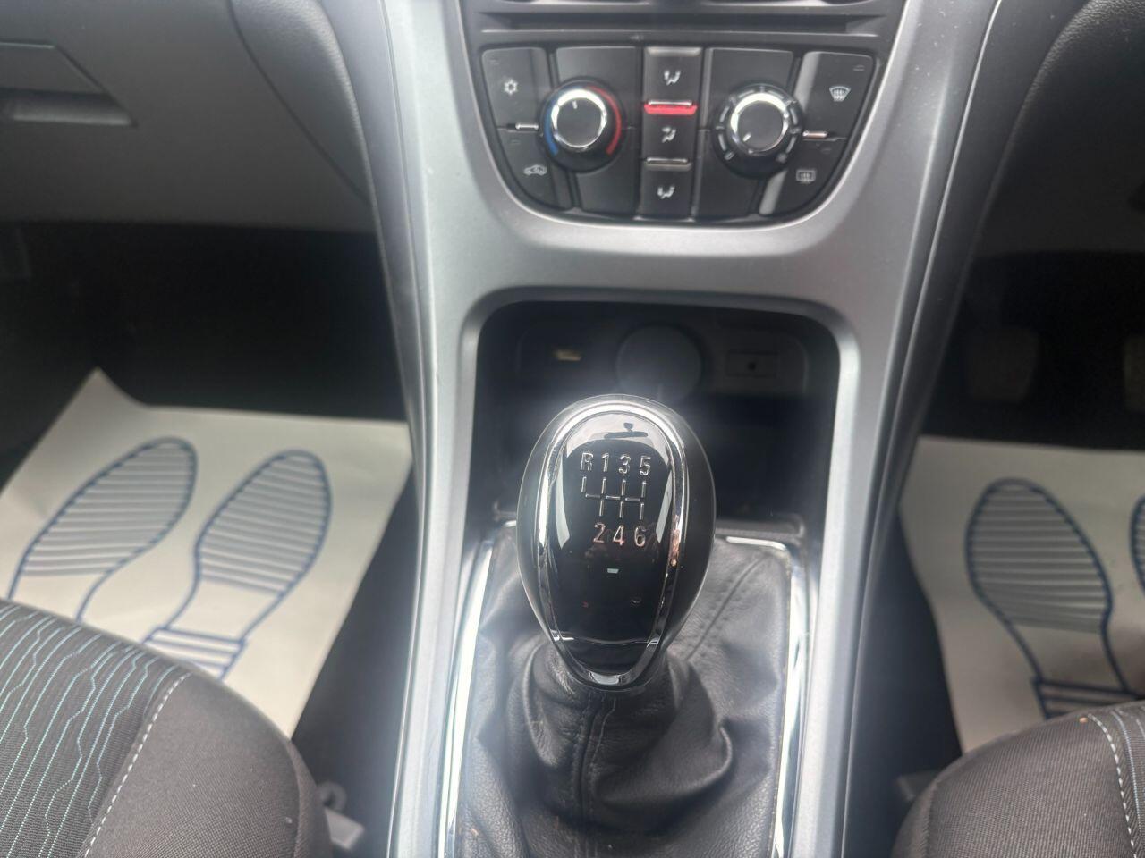 Vauxhall Astra GTC - Image 11