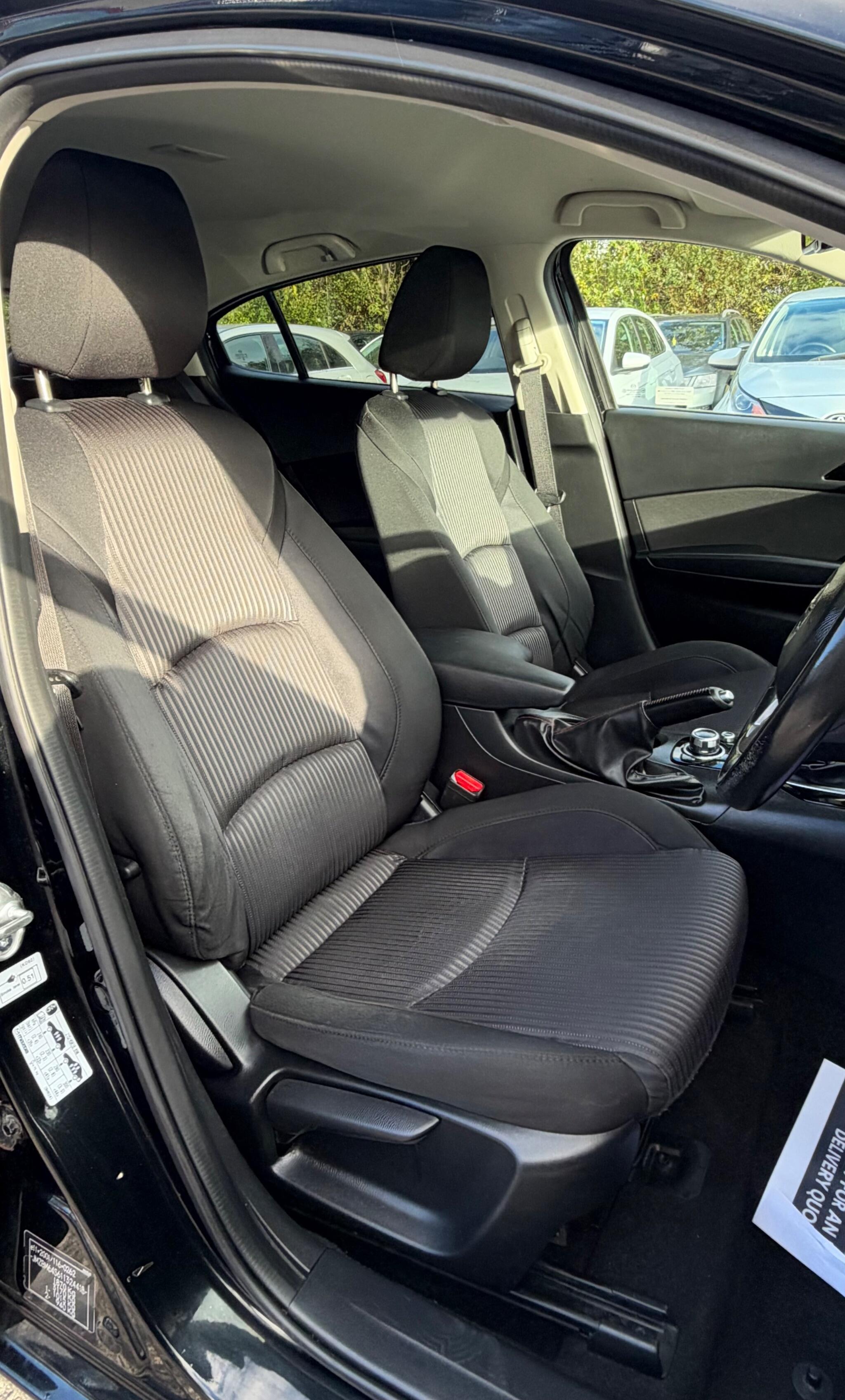 Mazda MAZDA3 - Image 3