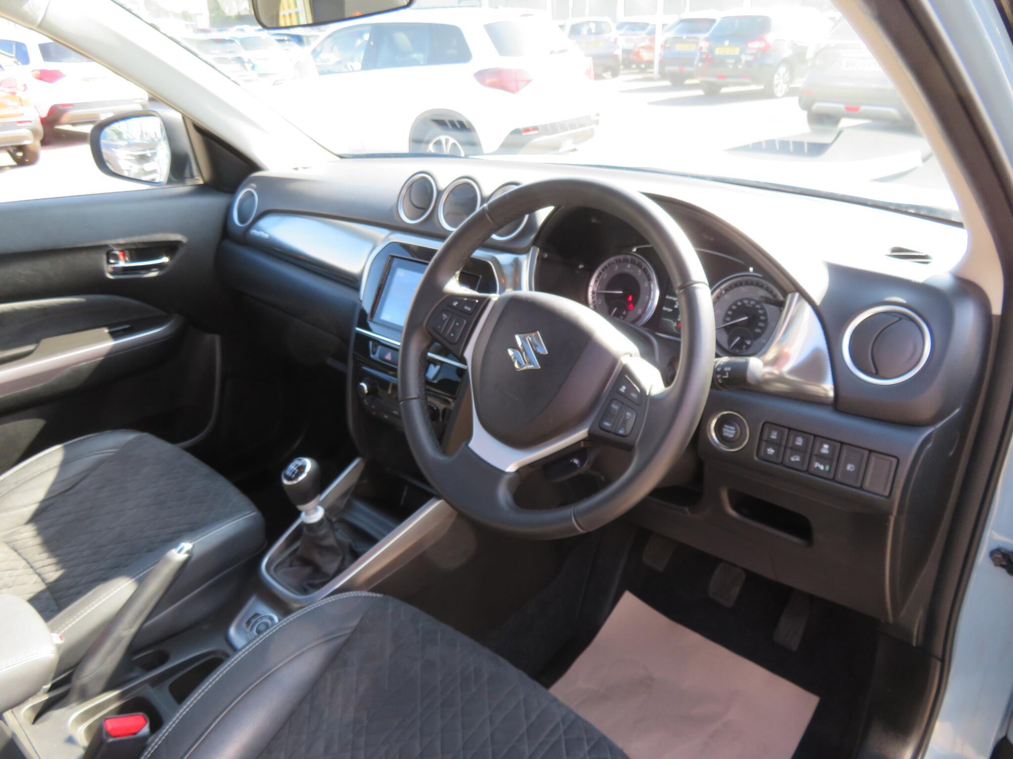 Suzuki Vitara - Image 16