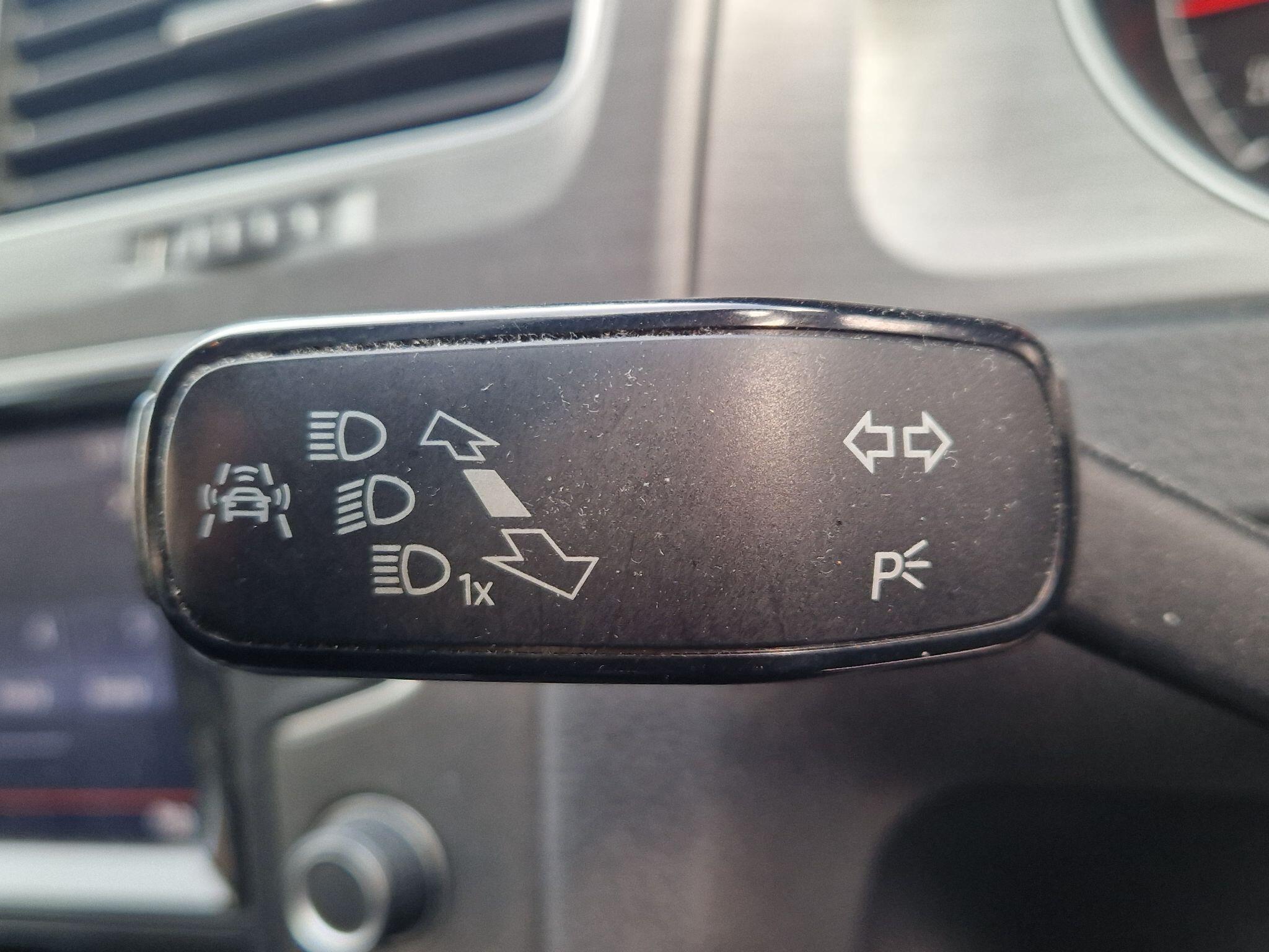 Volkswagen Golf - Image 51