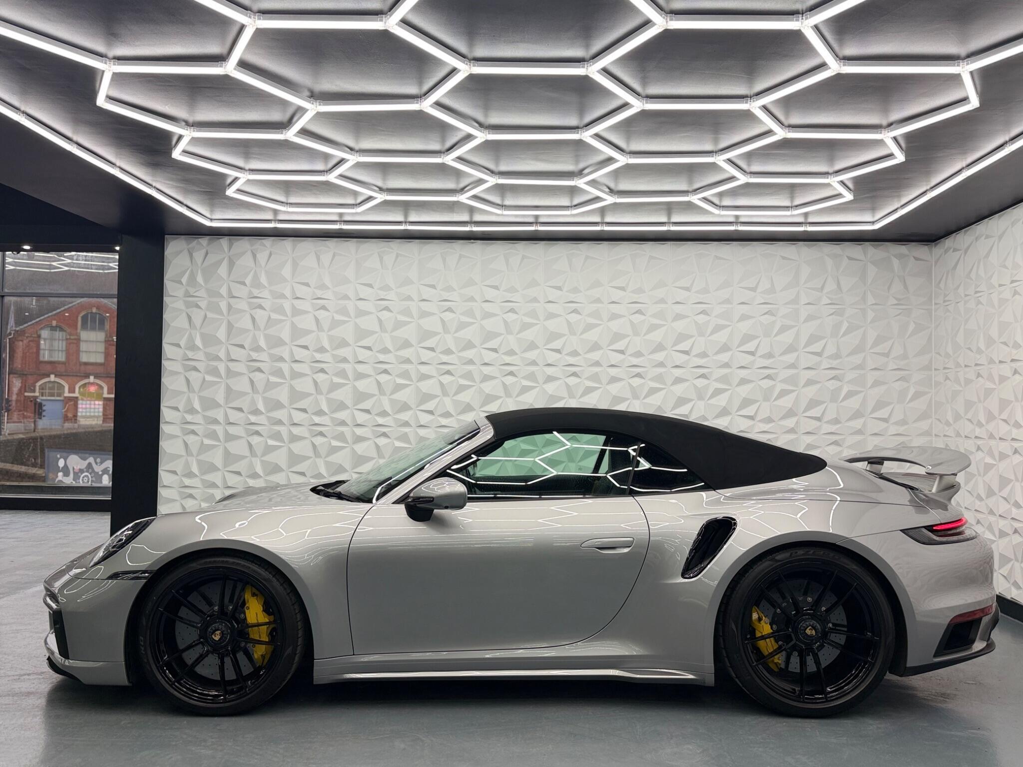 Porsche 911 - Image 12