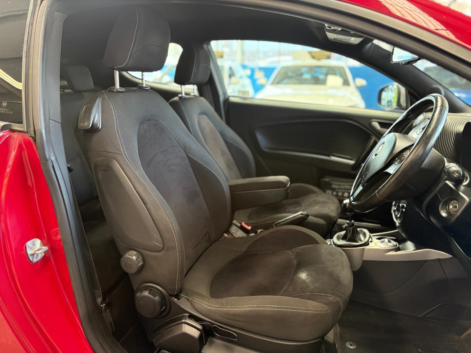 Alfa Romeo MiTo - Image 11