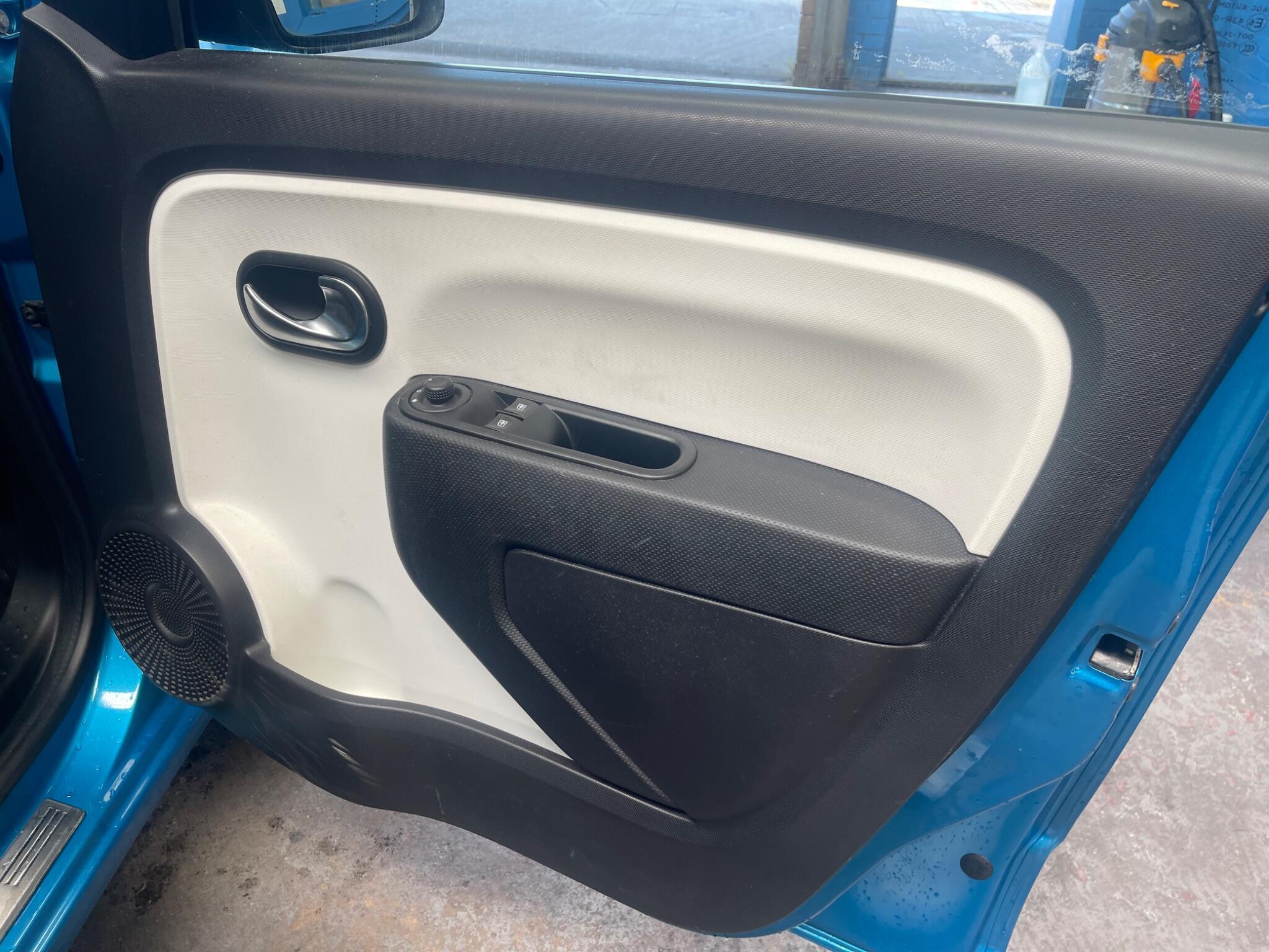Renault Twingo - Image 13
