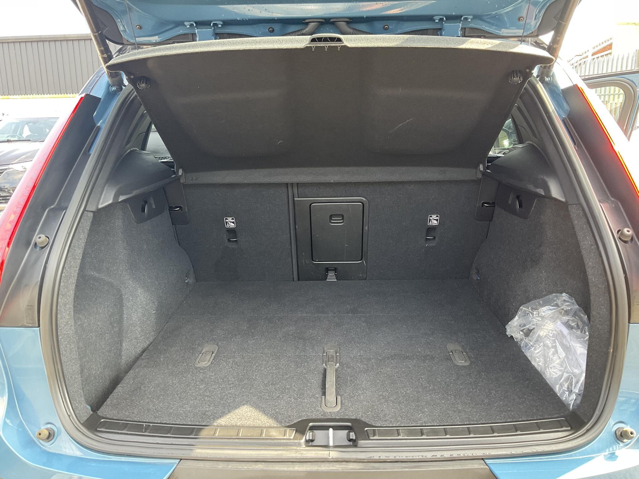 Volvo XC40 - Image 18