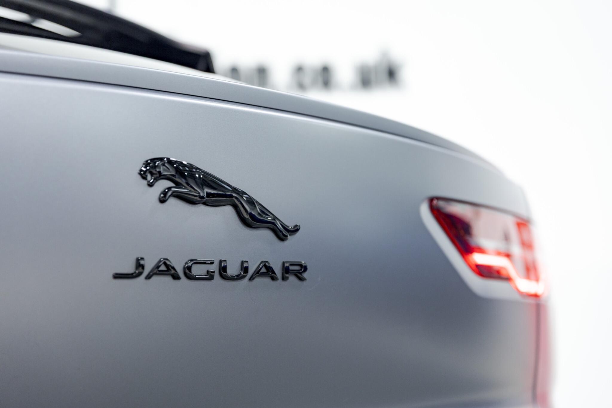 Jaguar I-Pace - Image 19