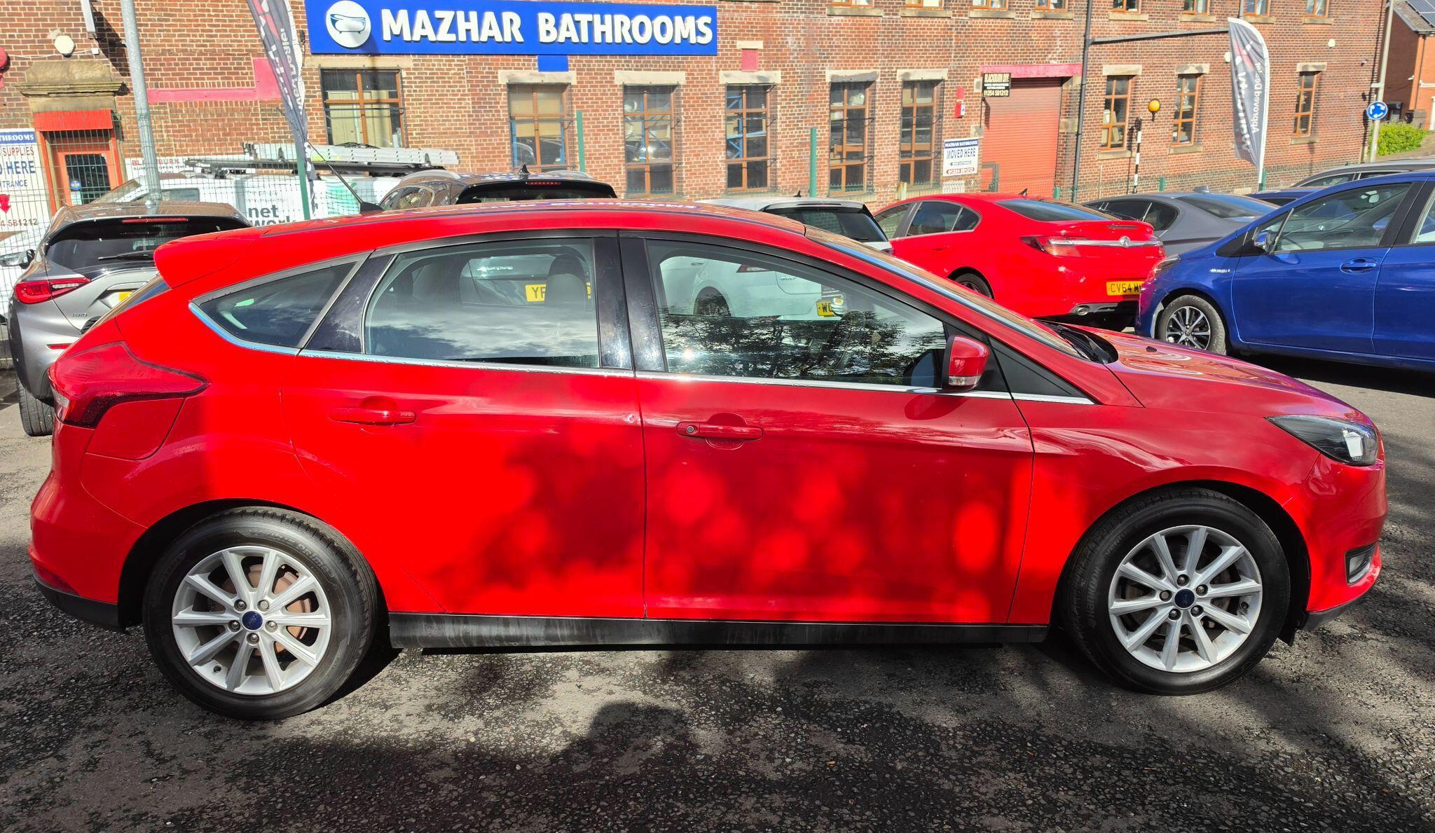 Ford Focus - Image 8