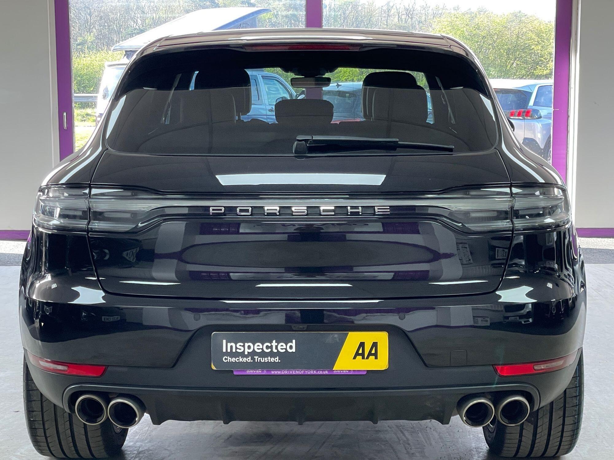 Porsche Macan - Image 11