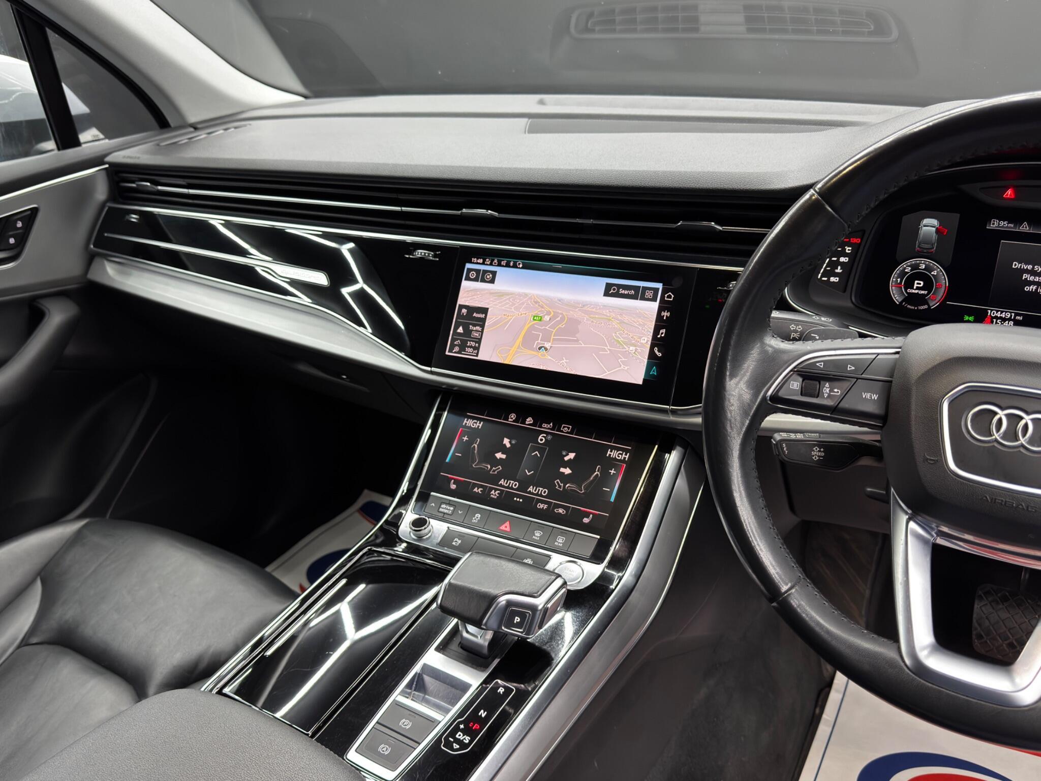Audi Q7 - Image 26