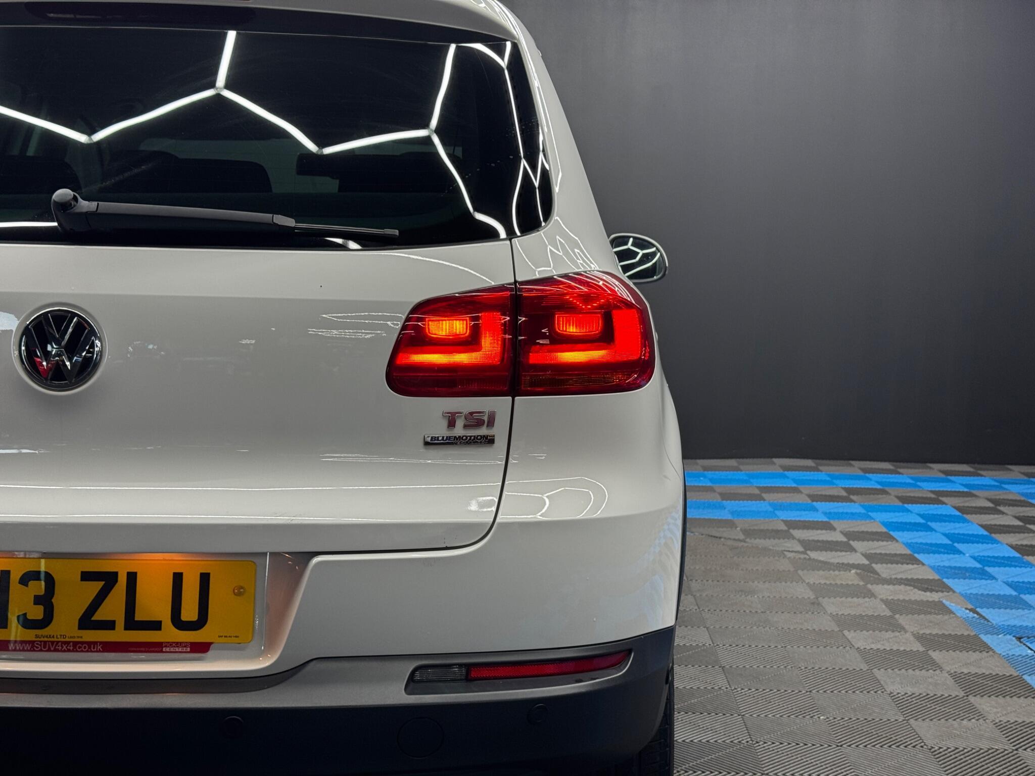 Volkswagen Tiguan - Image 40