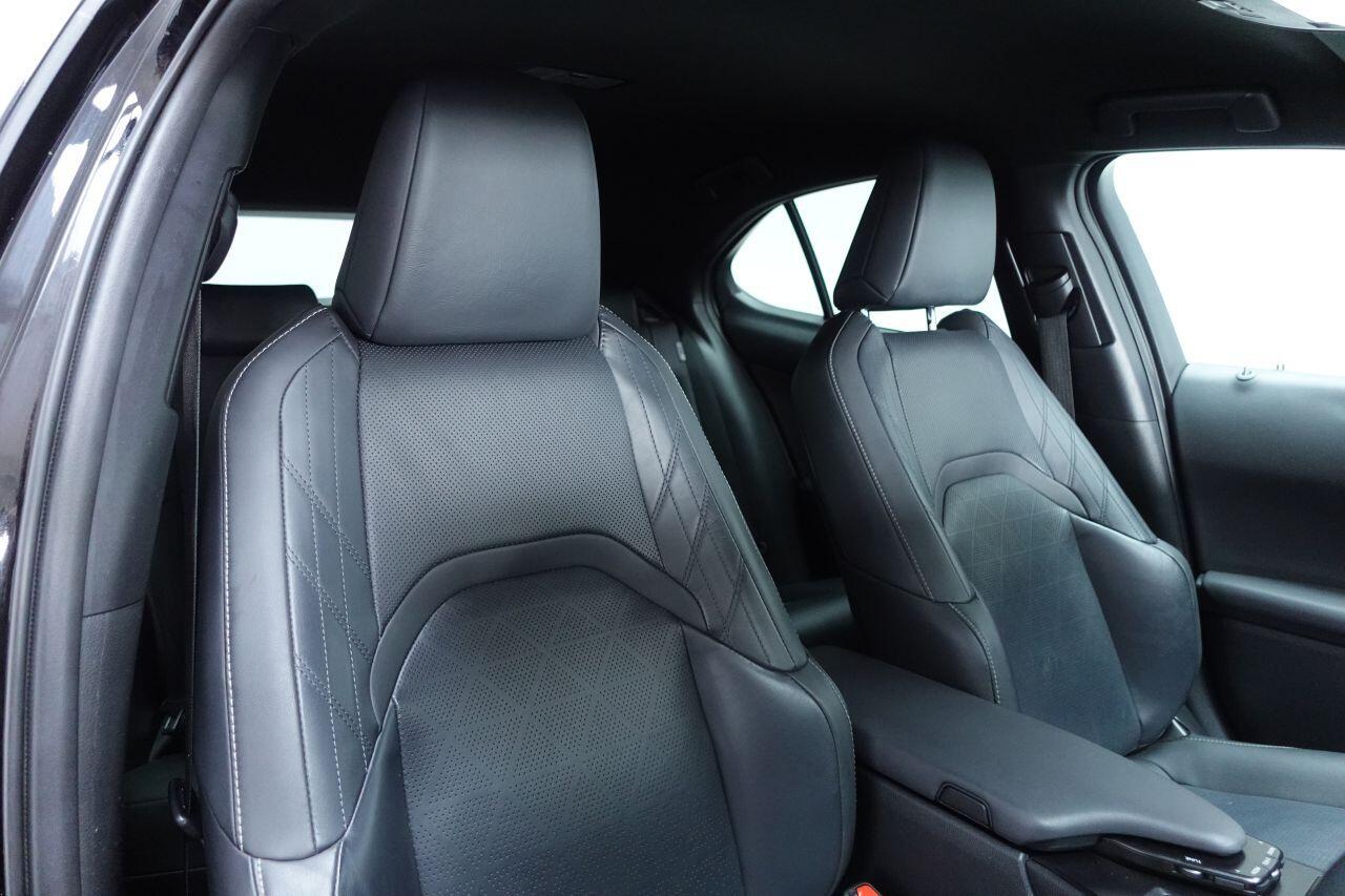 Lexus UX - Image 2