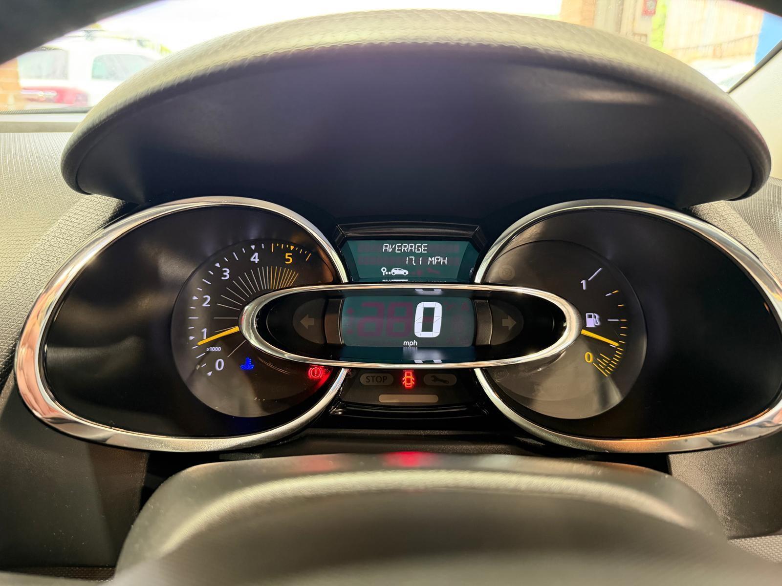 Renault Clio - Image 11