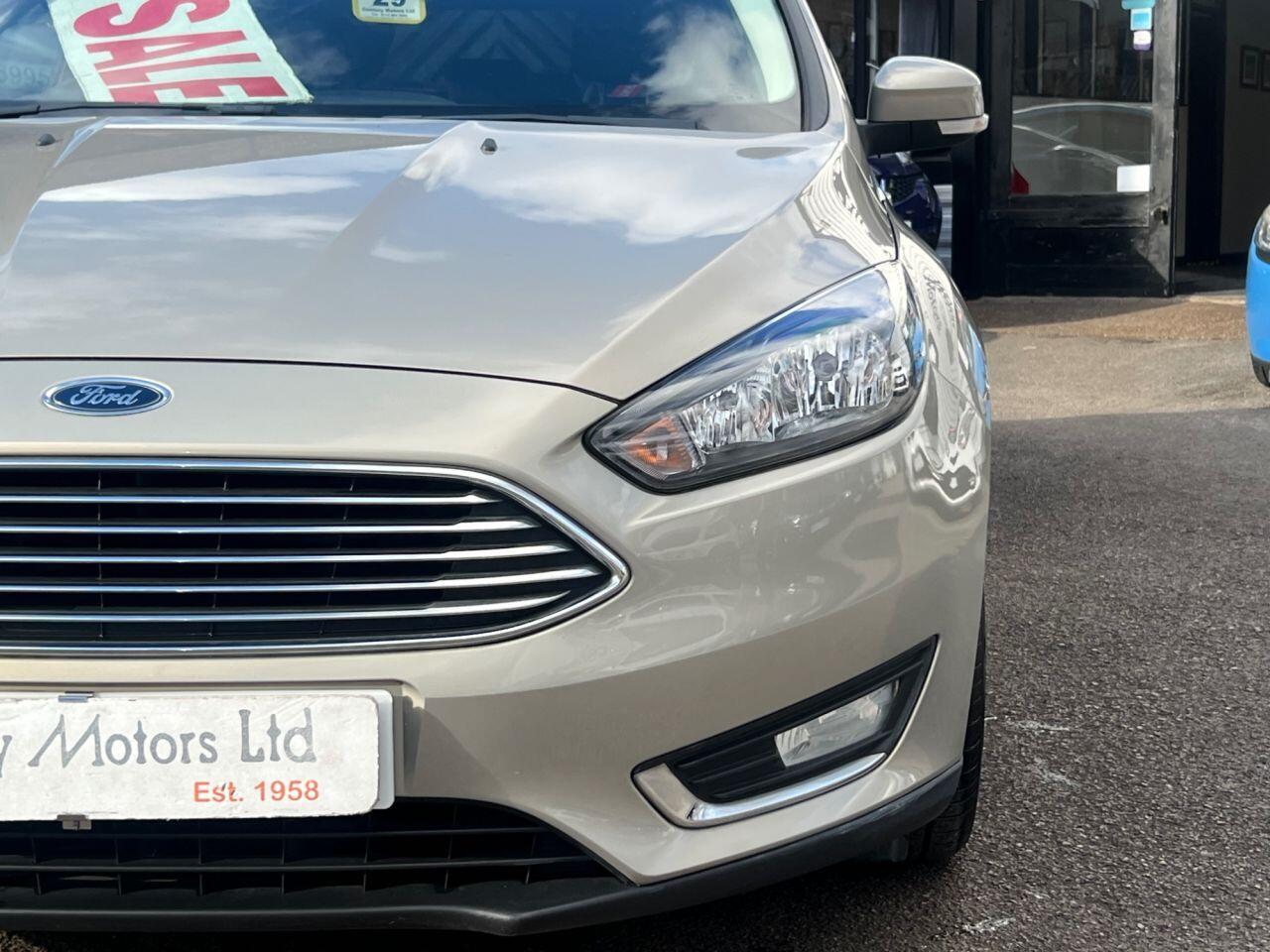 Ford Focus - Image 9