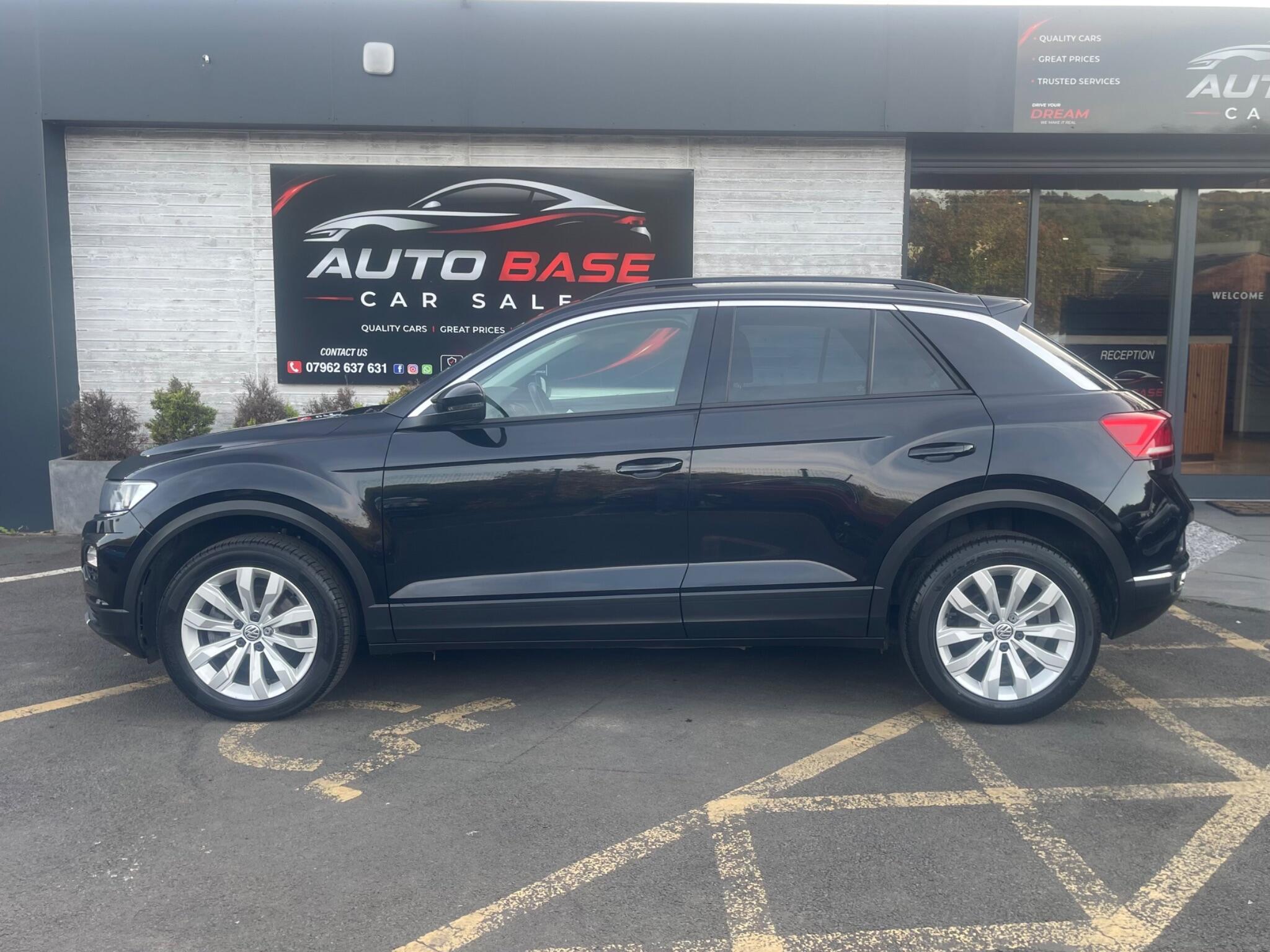Volkswagen T-Roc - Image 6