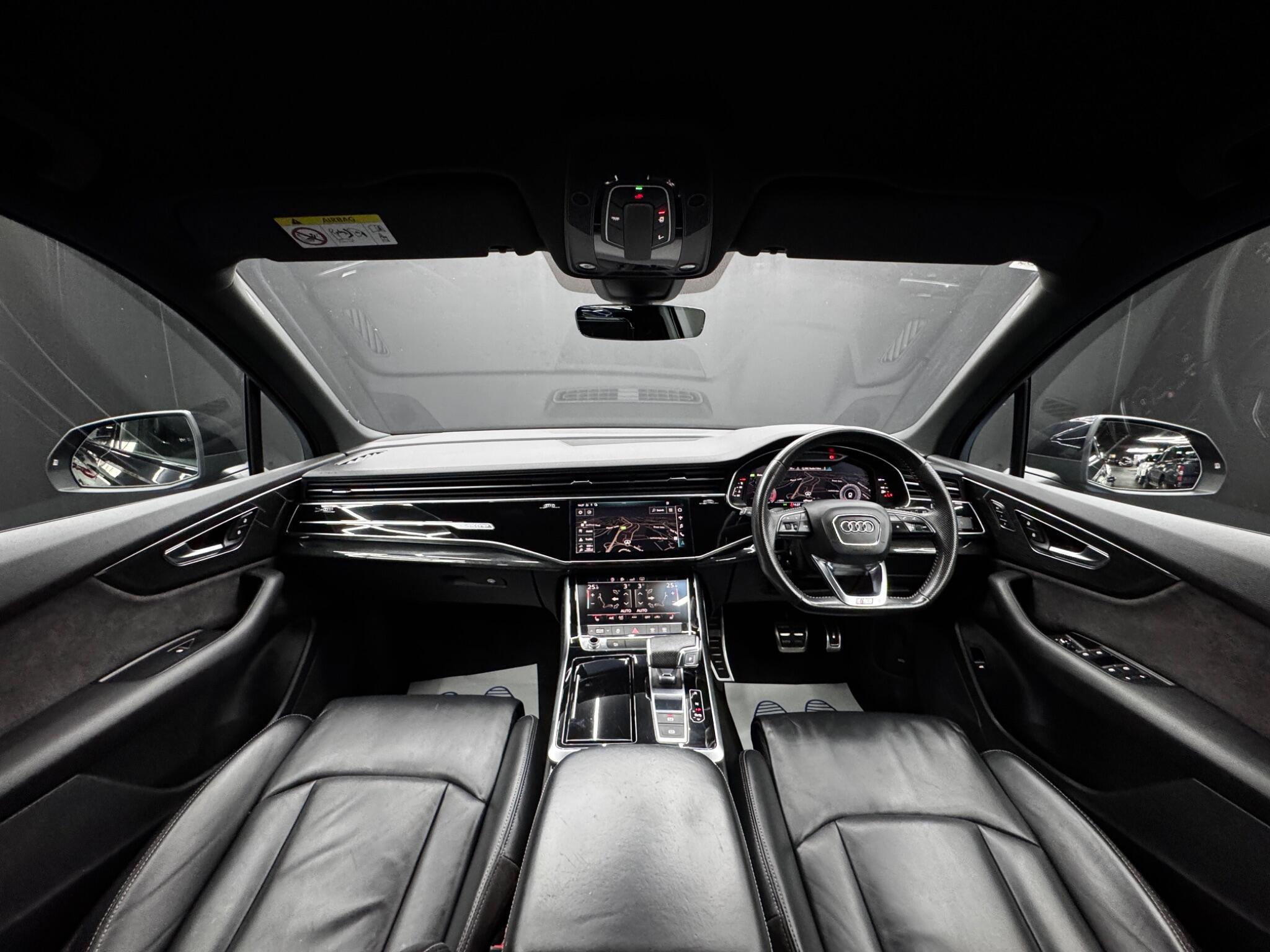 Audi Q7 - Image 18