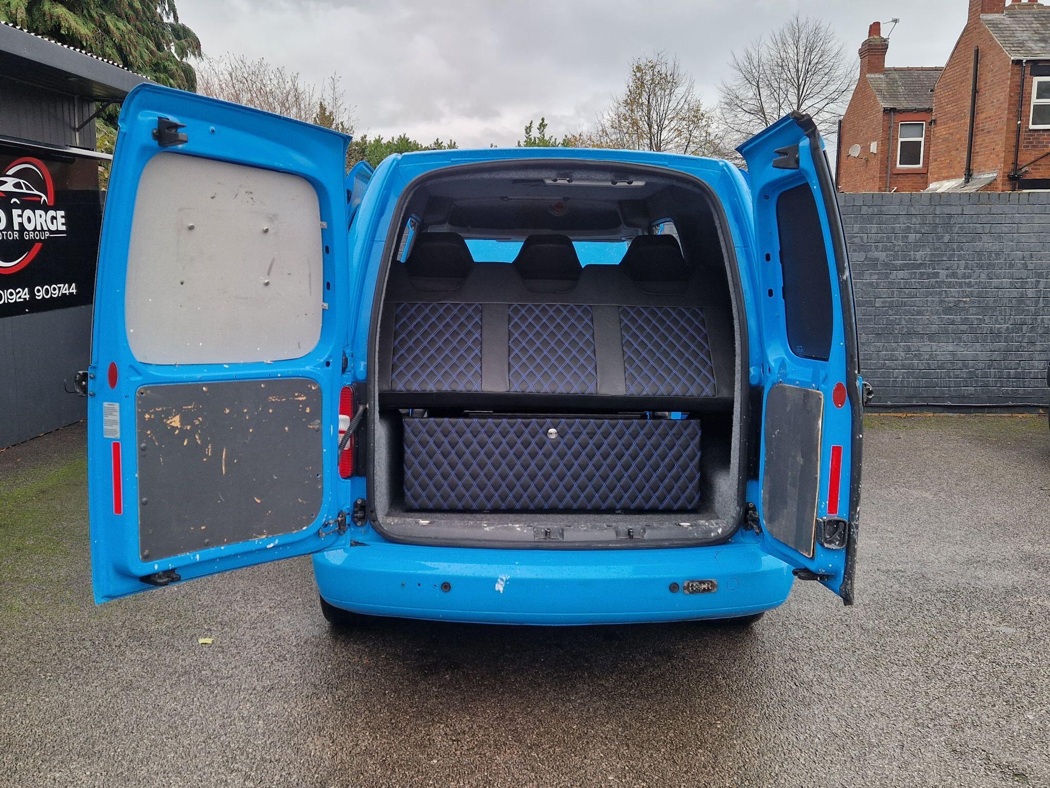 Volkswagen Caddy Maxi - Image 20