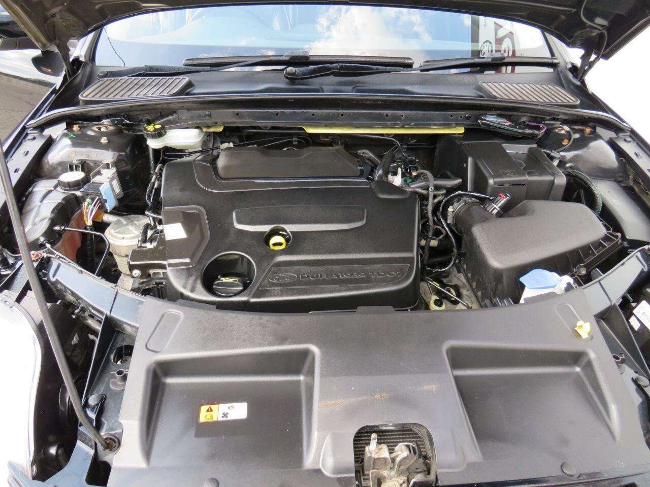 Ford Mondeo - Image 13