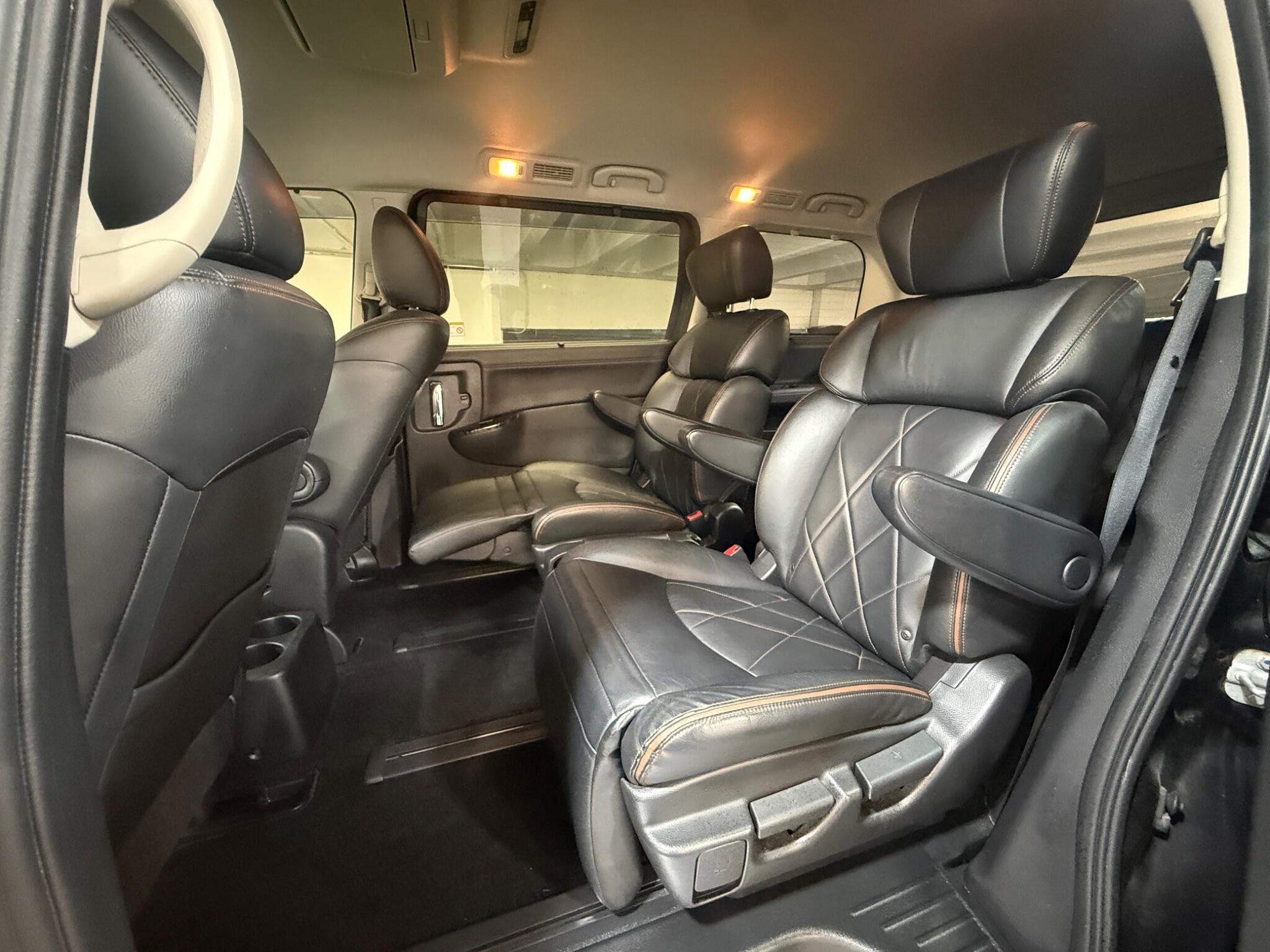 Nissan Elgrand - Image 15