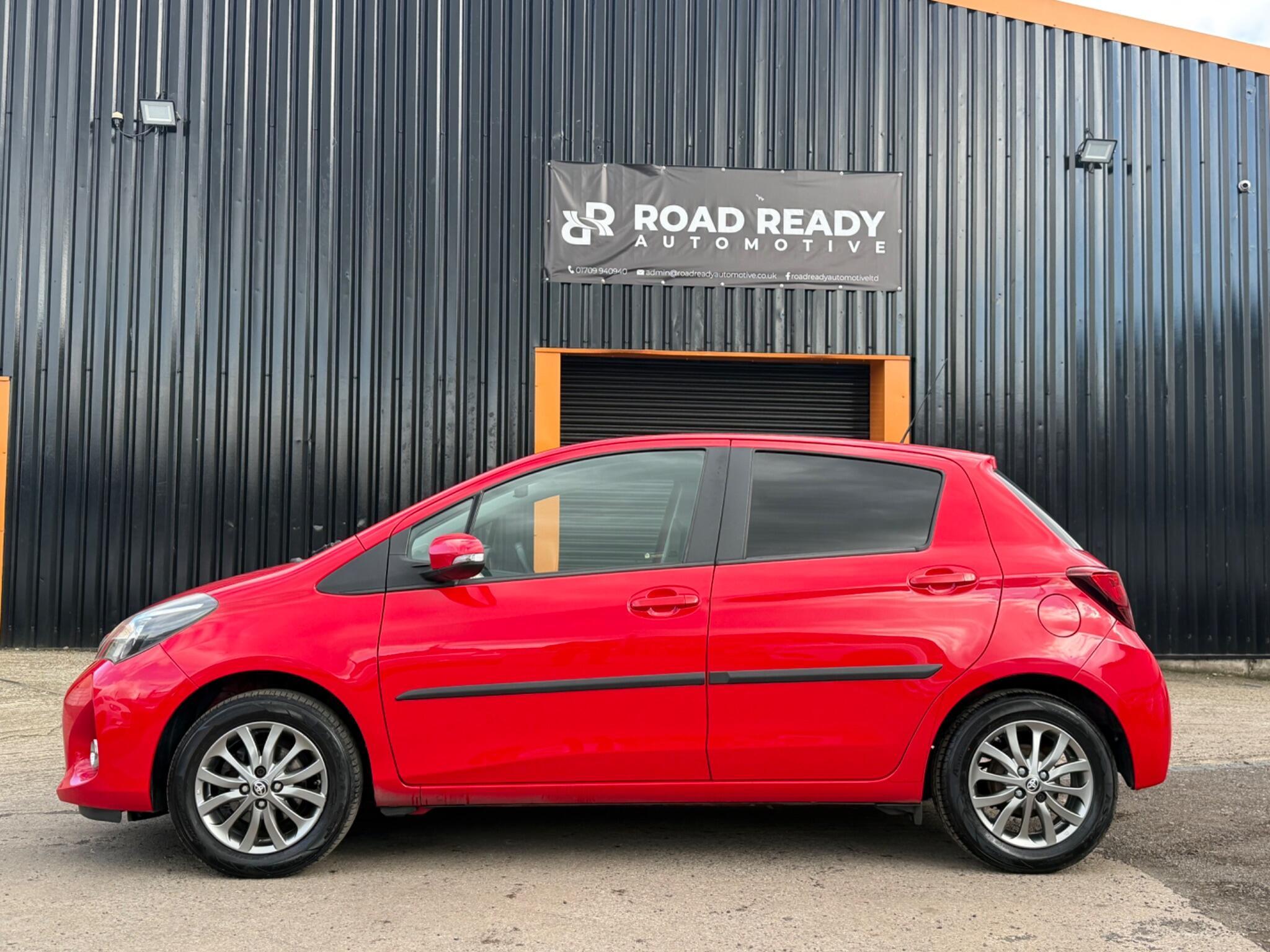 Toyota Yaris - Image 8