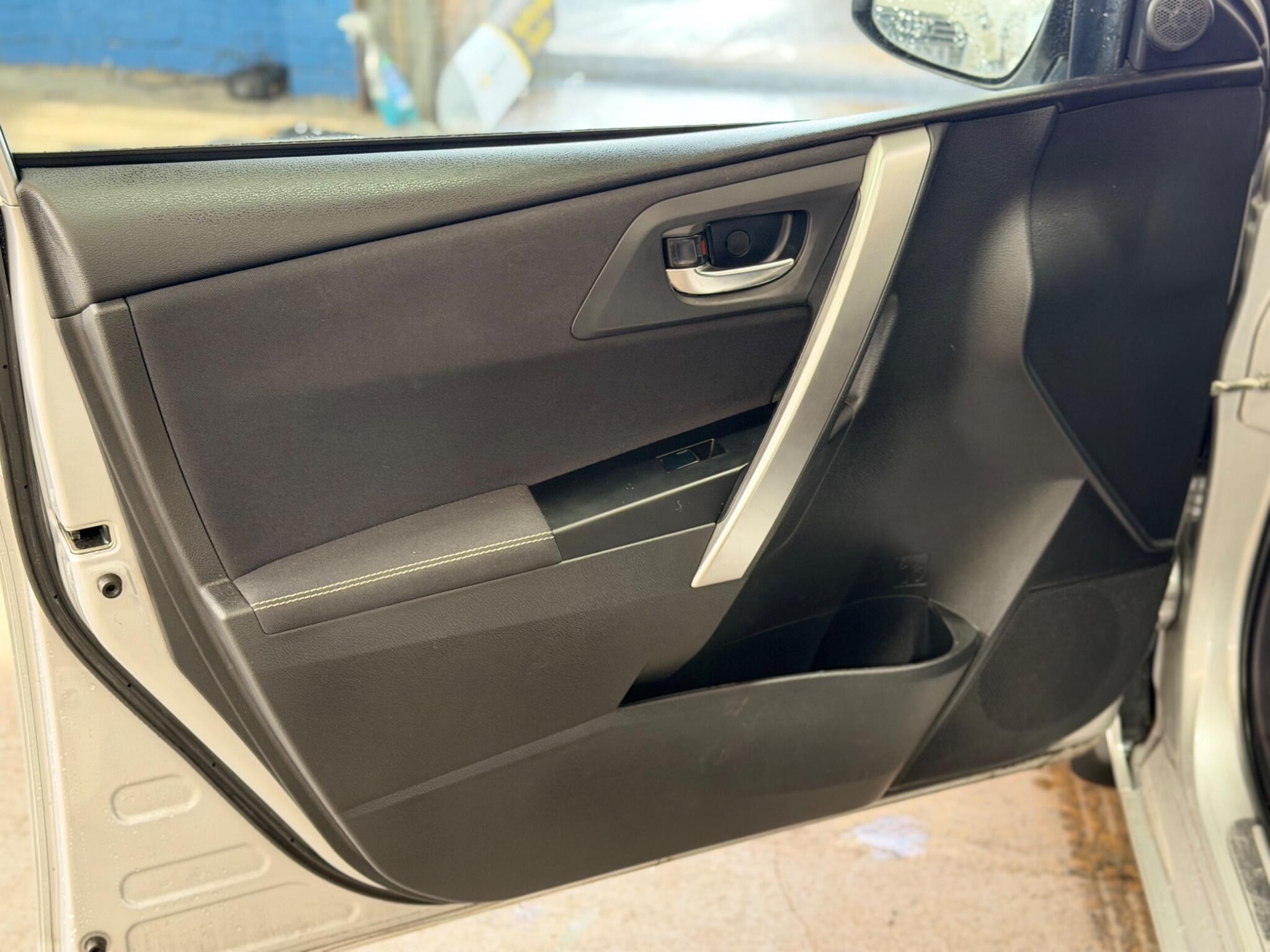 Toyota Auris - Image 32