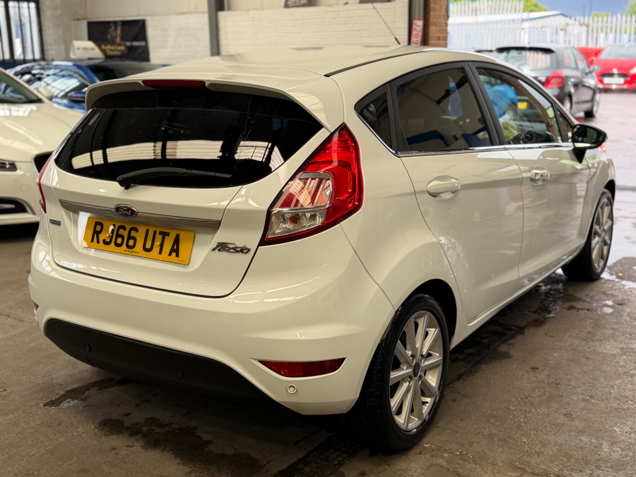 Ford Fiesta - Image 9
