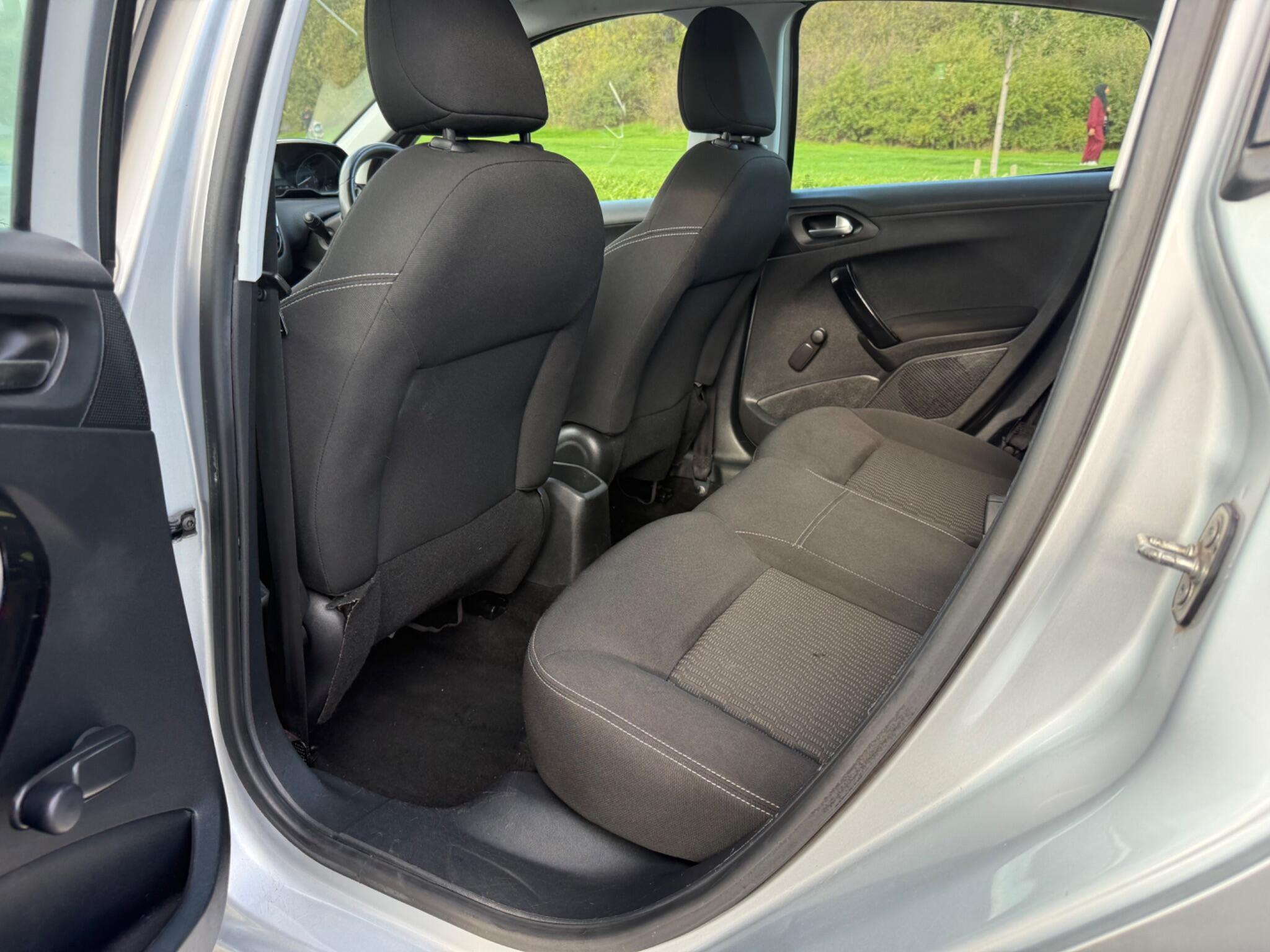 Peugeot 208 - Image 14