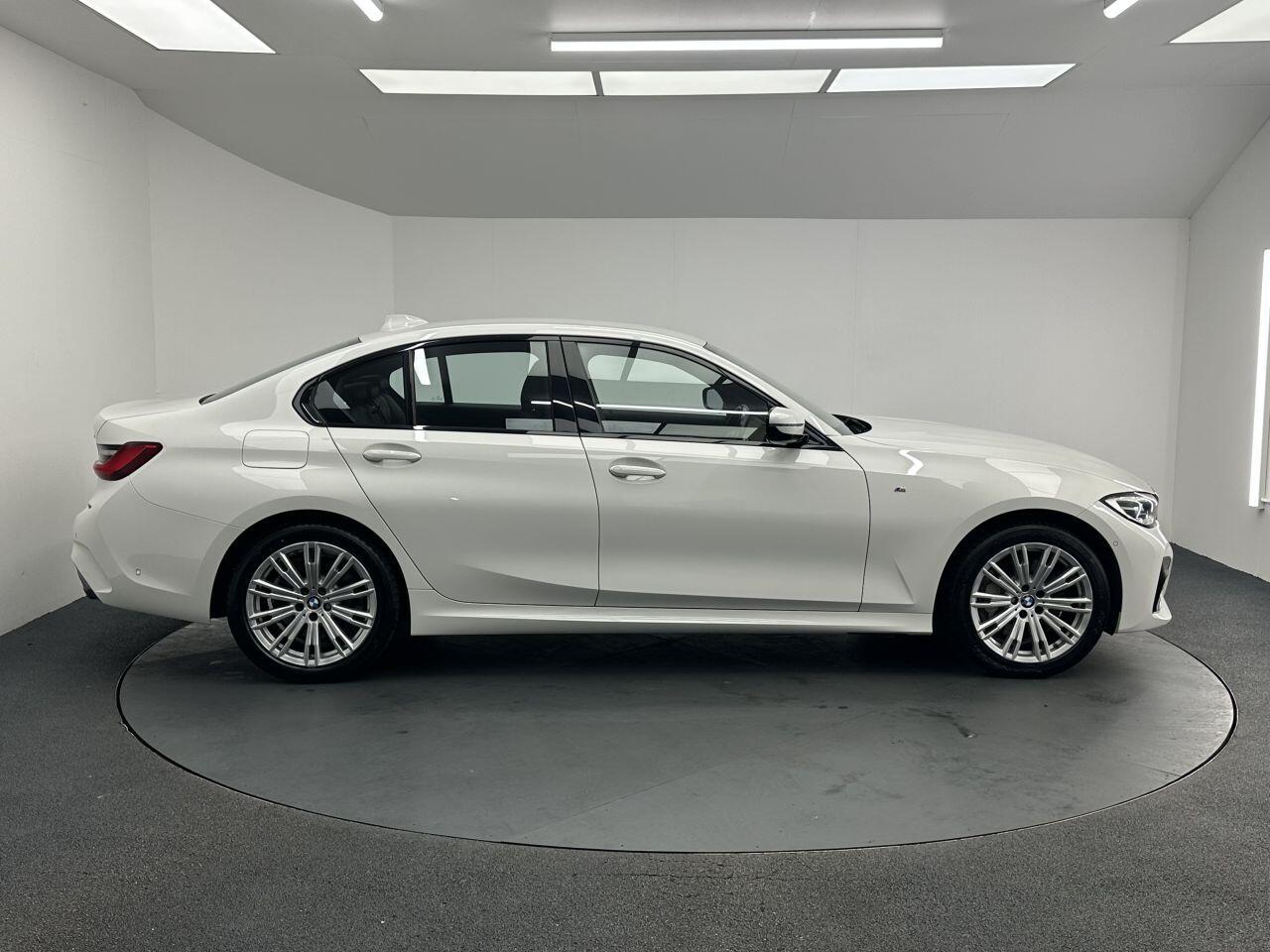 BMW 3 Series - Image 11