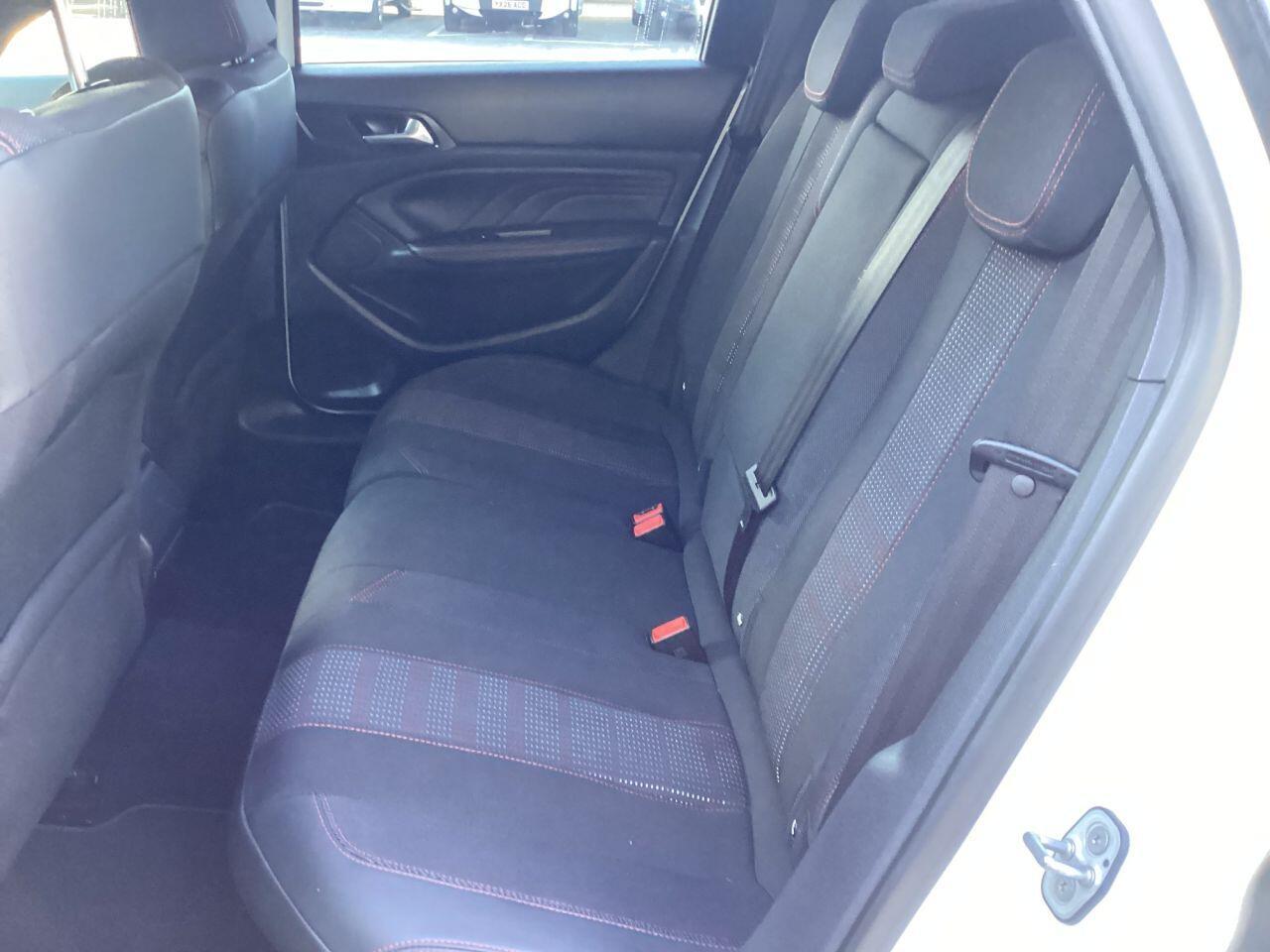 Peugeot 308 SW - Image 15