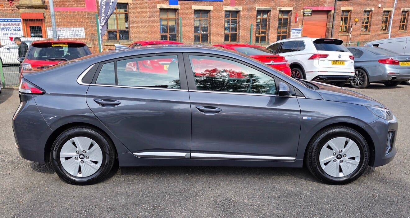 Hyundai Ioniq - Image 8