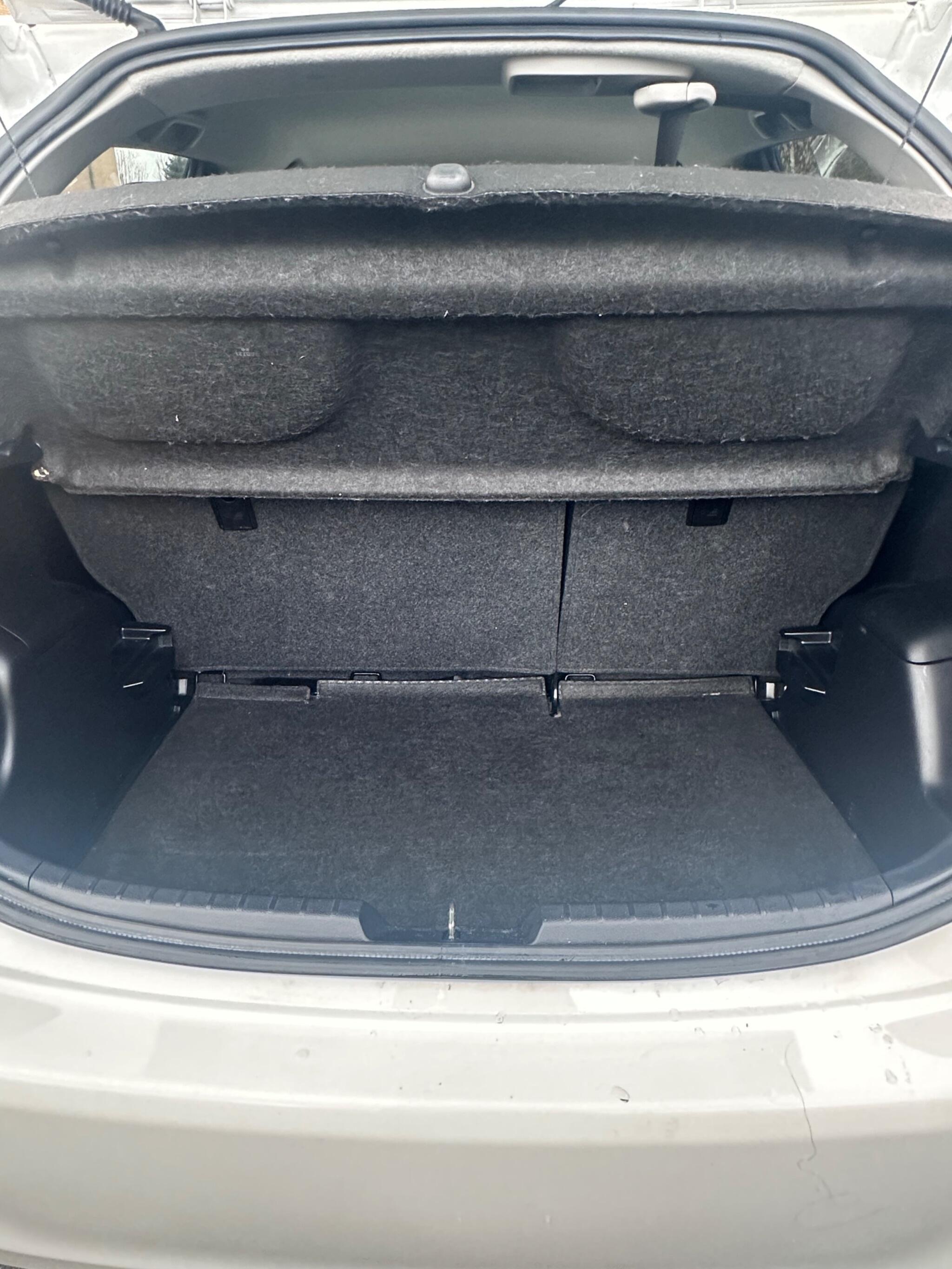 Toyota Yaris - Image 21