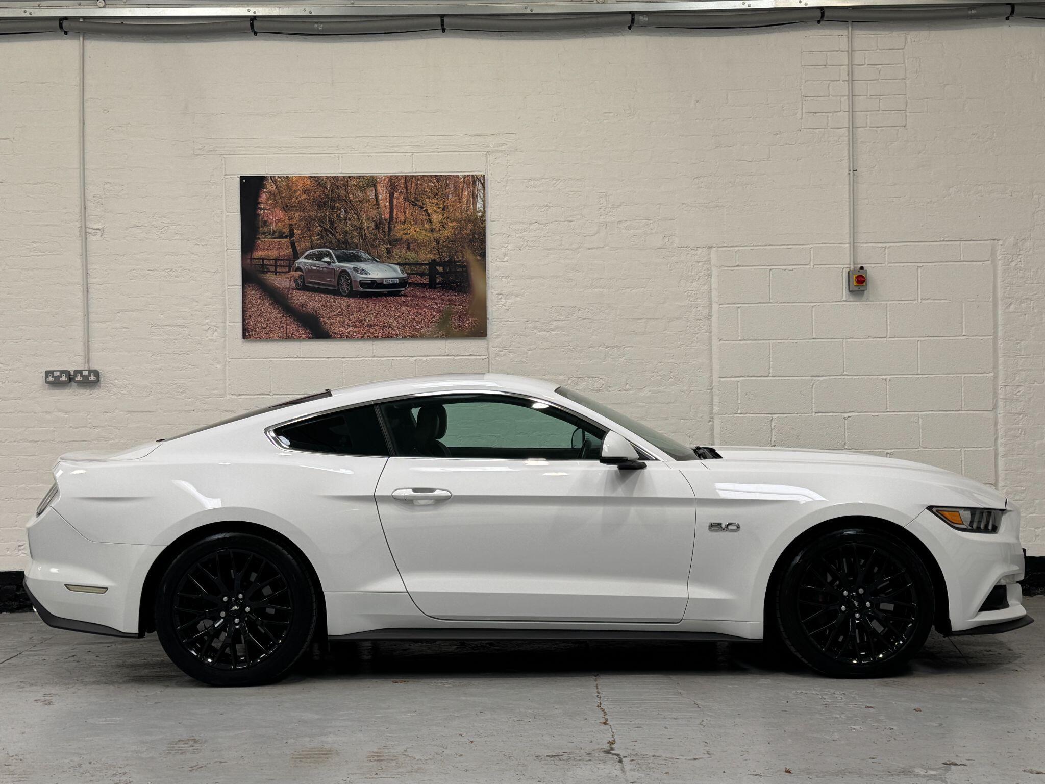 Ford Mustang - Image 8