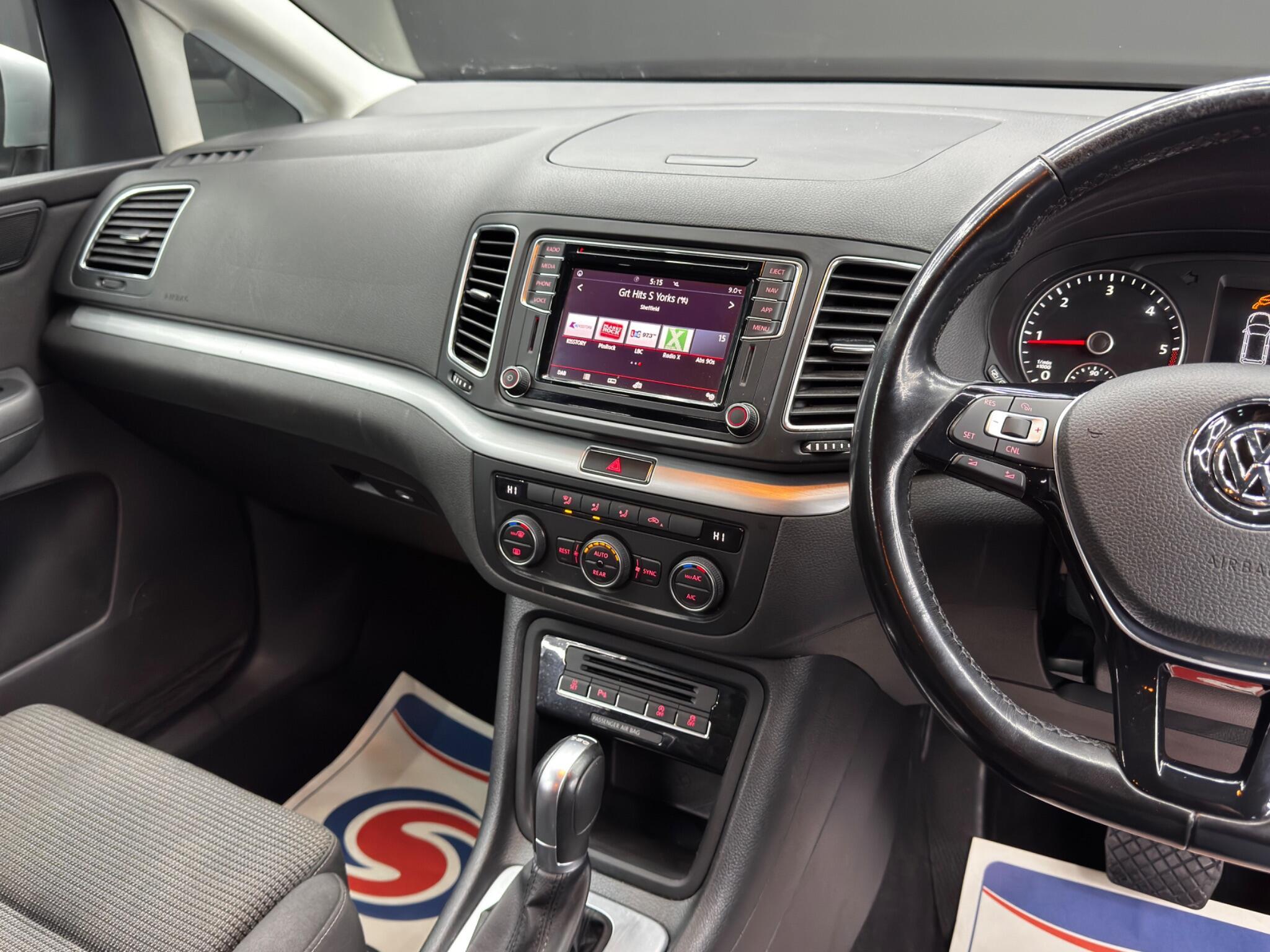 Volkswagen Sharan - Image 25