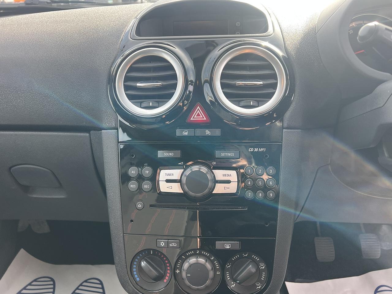 Vauxhall Corsa - Image 13