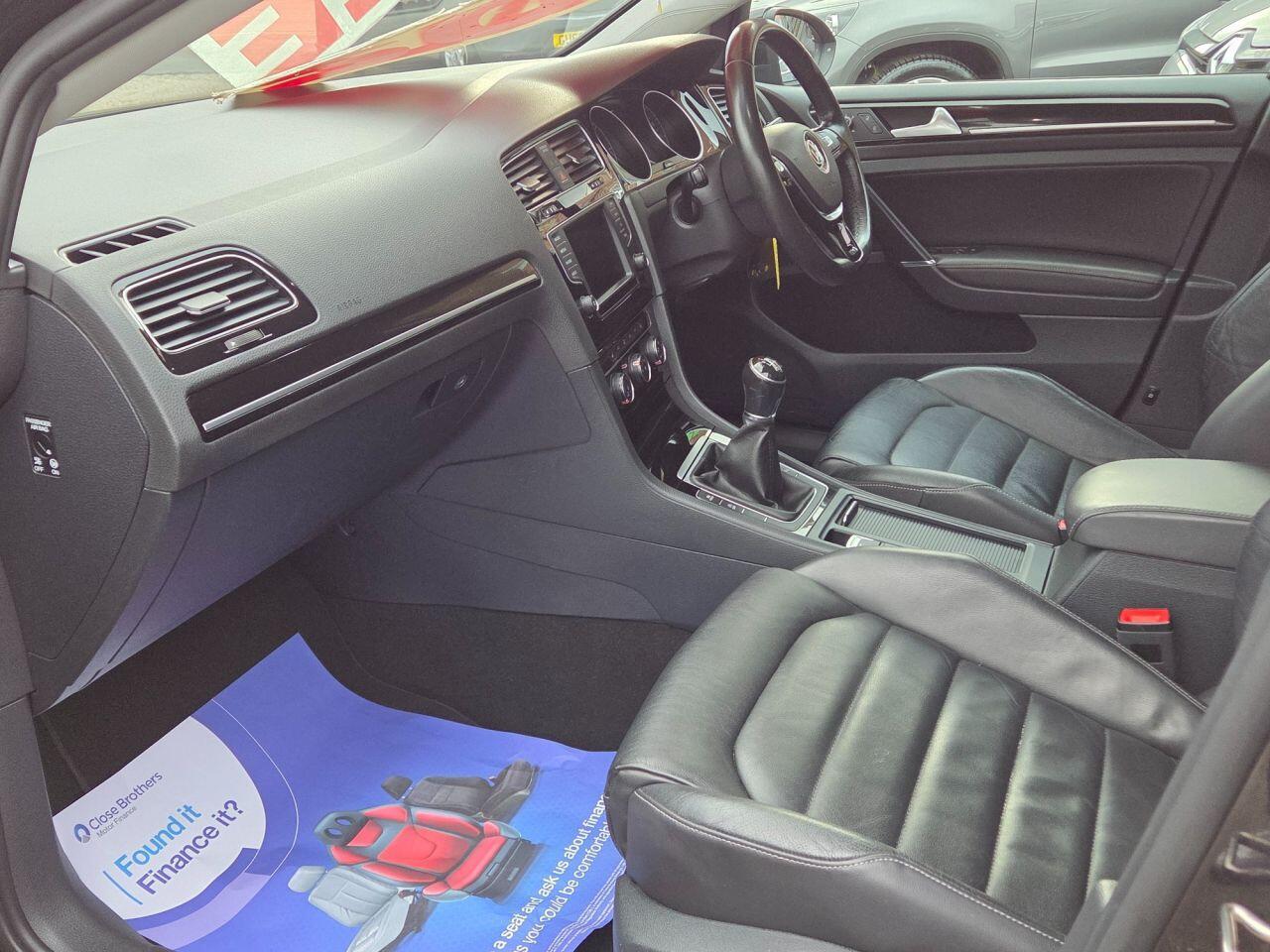 Volkswagen Golf - Image 23