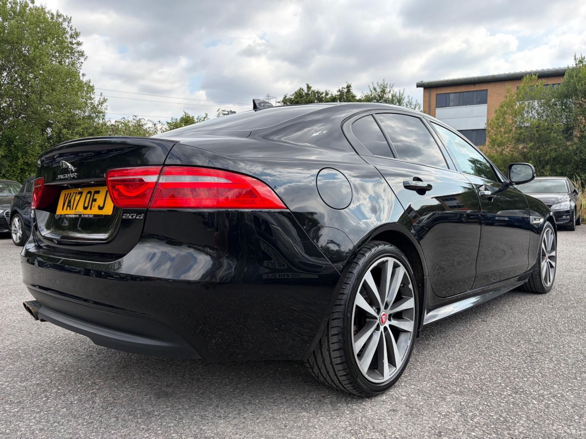 Jaguar XE - Image 17