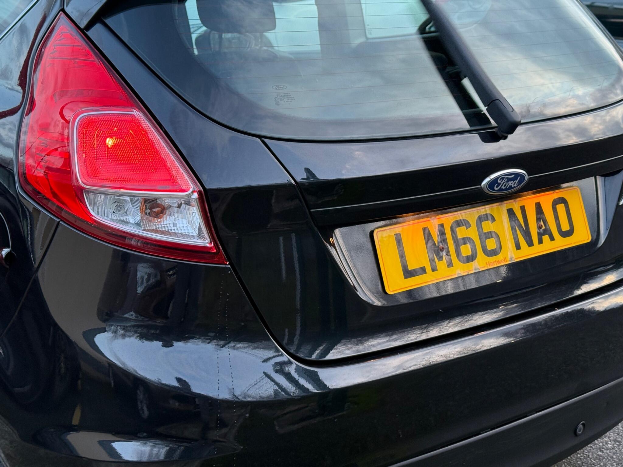 Ford Fiesta - Image 17