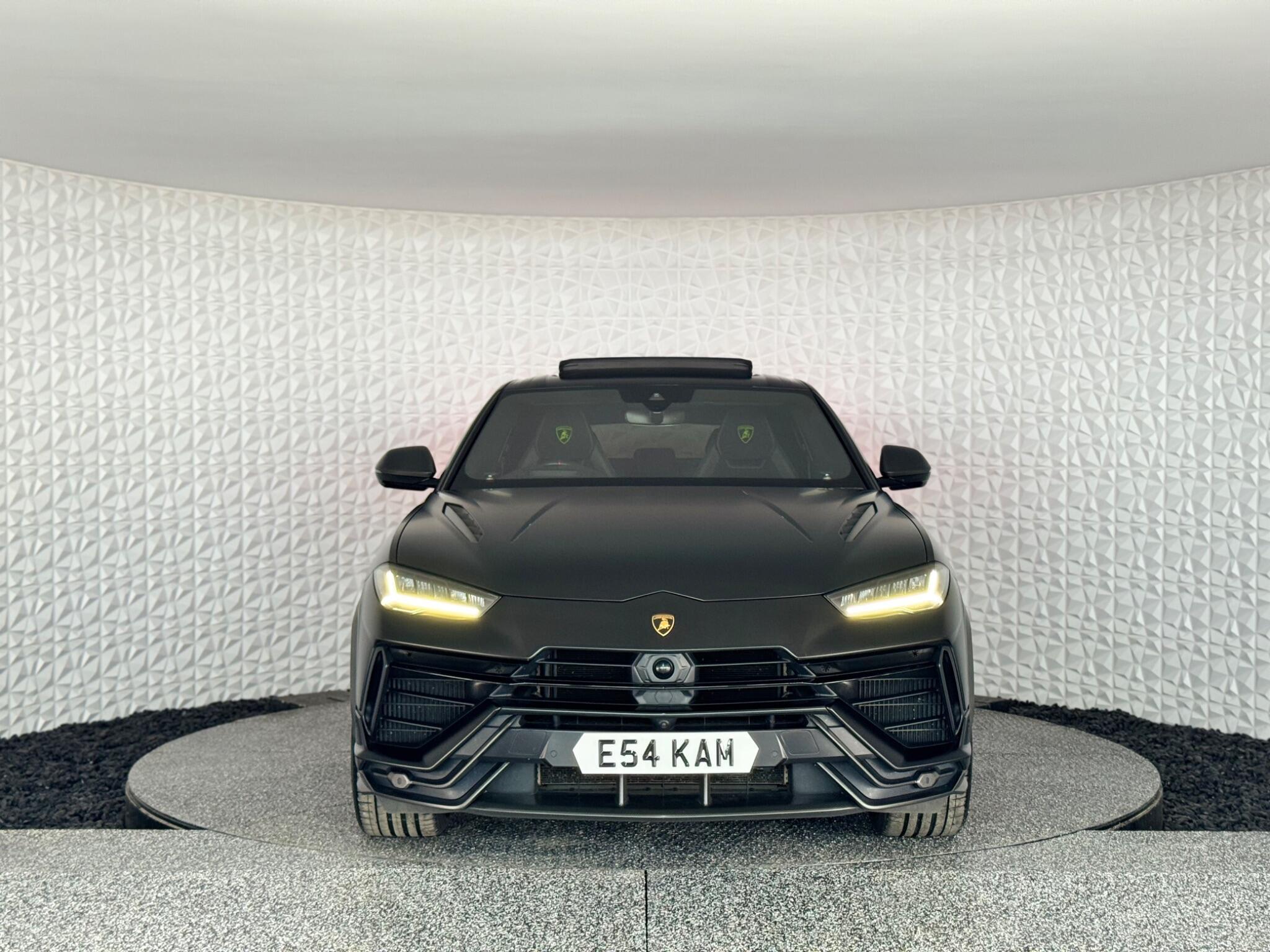 Lamborghini Urus - Image 4