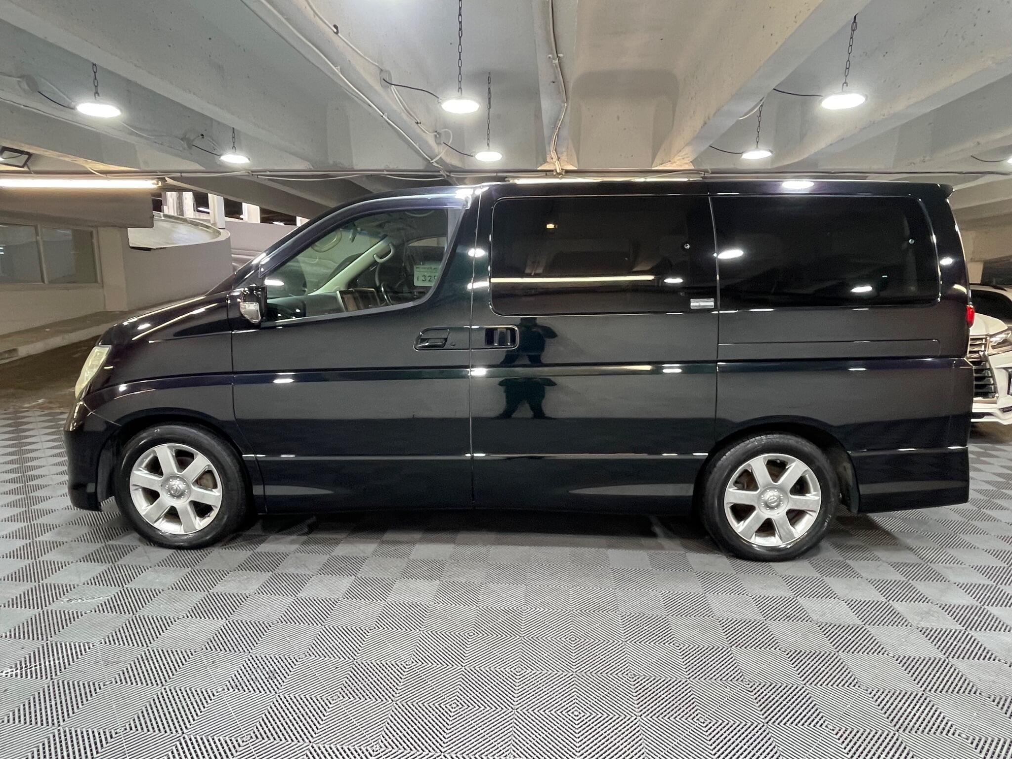 Nissan Elgrand - Image 2