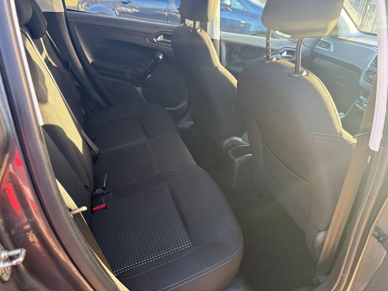 Peugeot 208 - Image 16