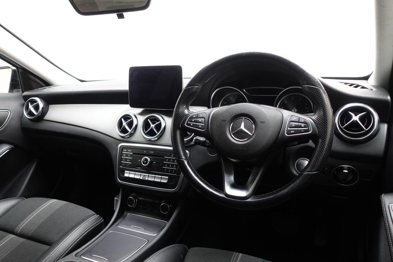 Mercedes-benz GLA - Image 15