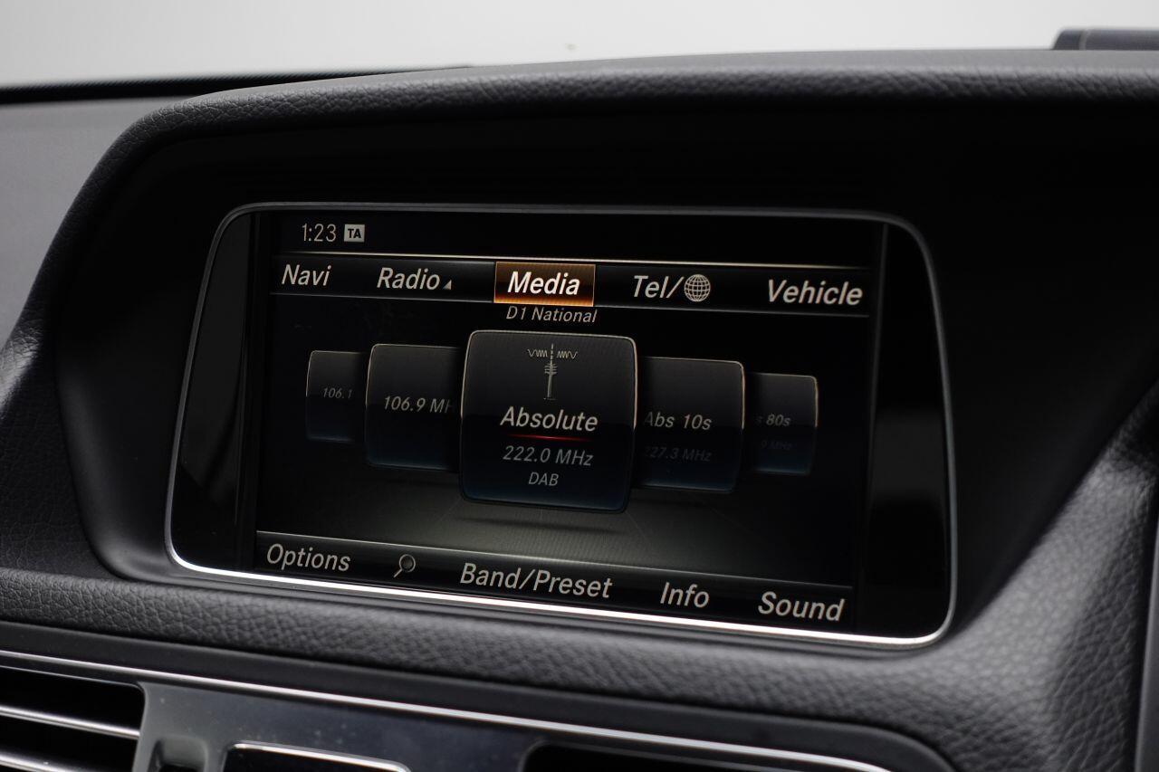 Mercedes-benz E-CLASS - Image 27